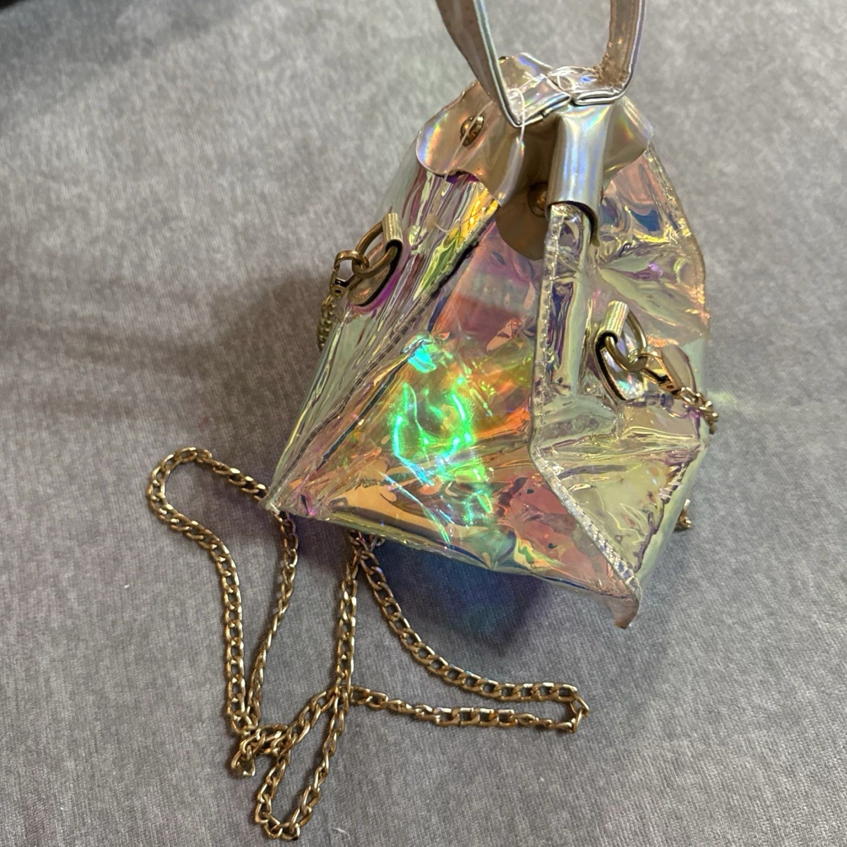 Triangl Y2K Holographic Iridescent Women's Crossbody Handbag Purse Triangle Gold Chain - Silver Exterior - Crossbody - Women - Pre-owned Excellent Size ONE SIZE - 4 Thumbnail