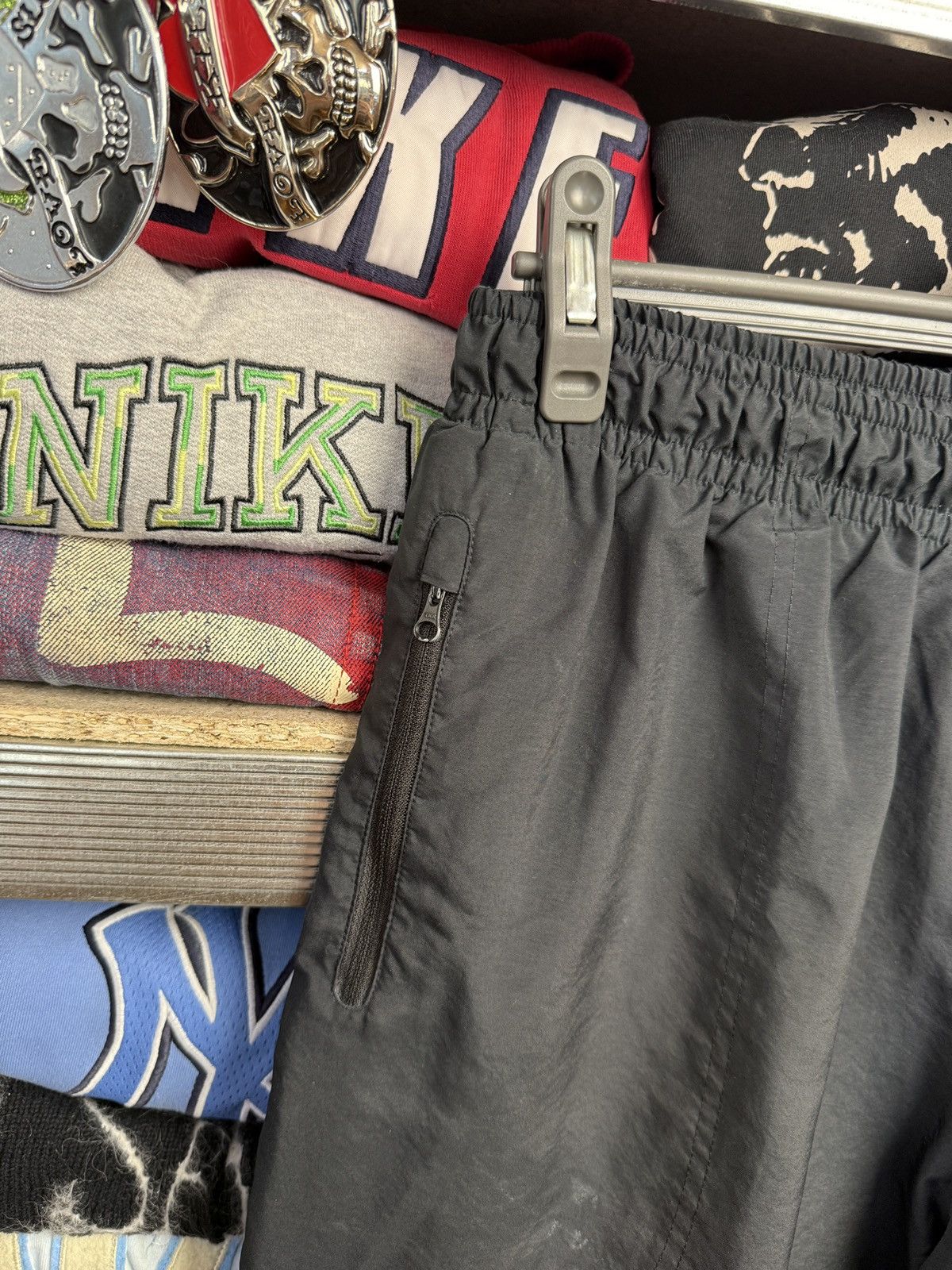 Japanese Brand Nike Vintage Nylon Pants Baggy Sweatpants Japan Size US 36 / EU 52 - 6 Thumbnail