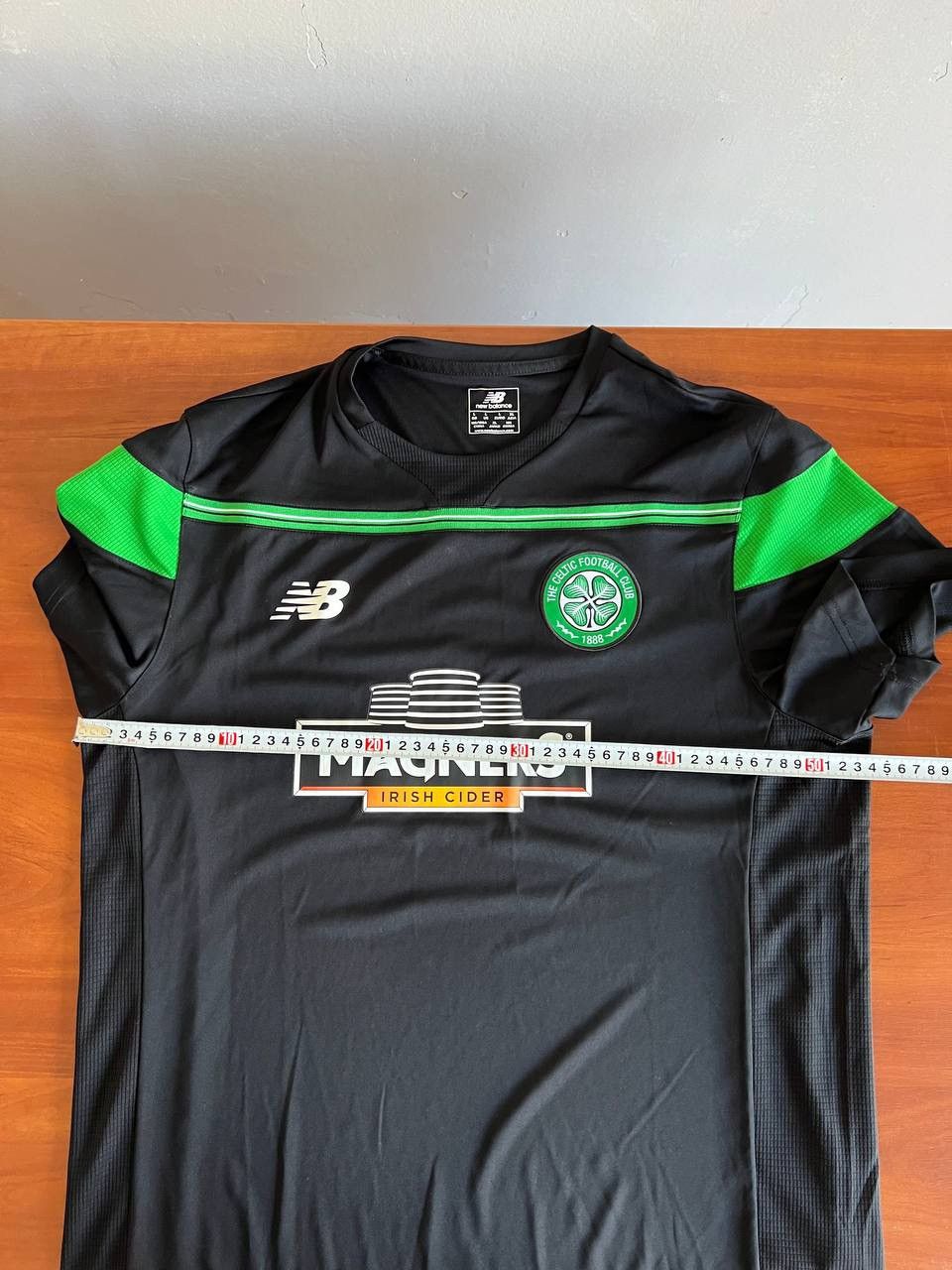 New Balance 2015/16 CELTIC FC TRAINING SOCCER JERSEY FOOTBALL SHIRT SZ S Size US L / EU 52-54 / 3 - 15 Thumbnail