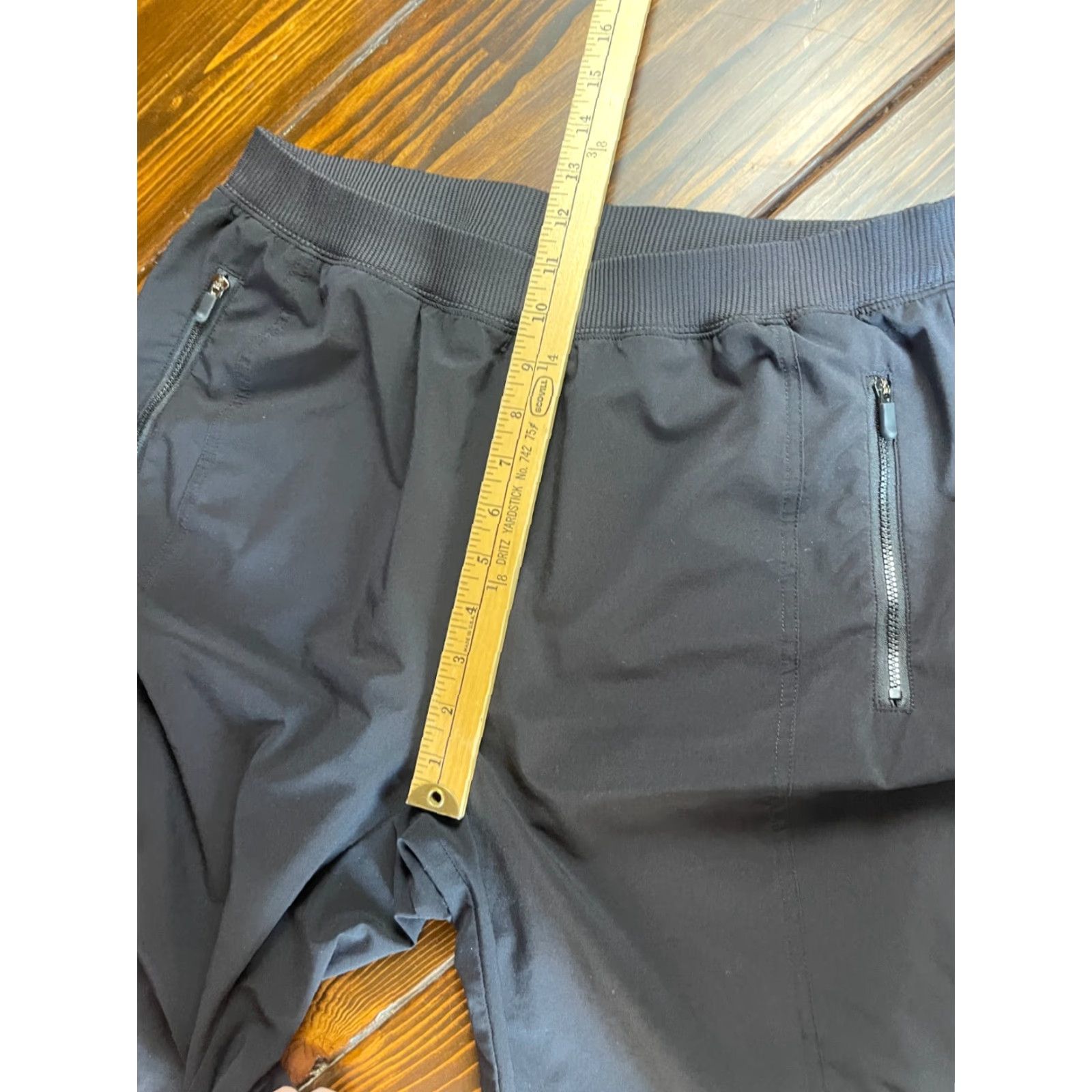 Laura Ashley Laura Asehley Pants Women's M Black Activewear Capri Elastic Waist Pockets Zip Modern Size 32" / US 10 / IT 46 - 6 Thumbnail