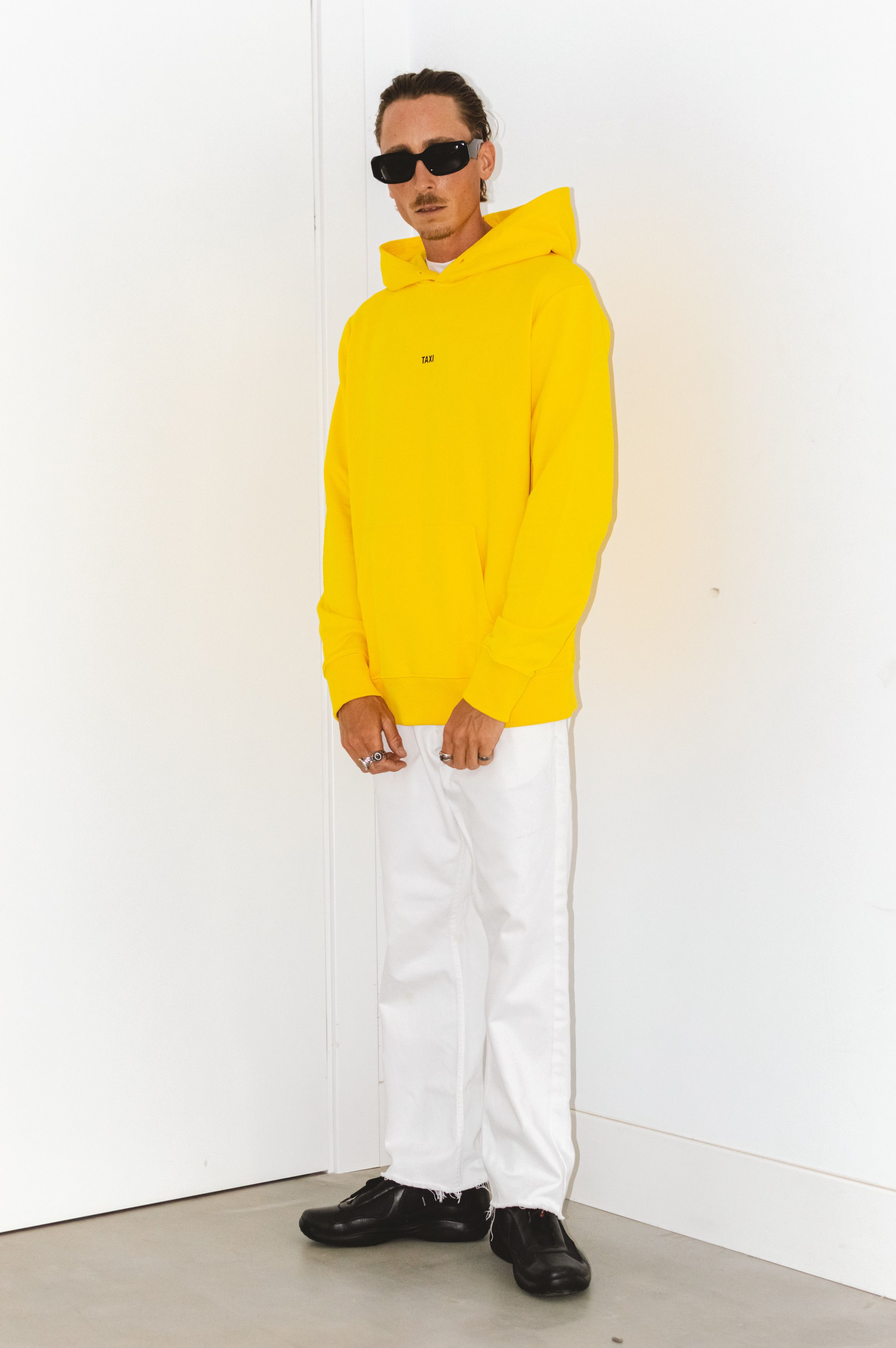 Designer × Helmut Lang Limited Edition Taxi Helmut Lang Yellow Black Relaxed Hoodie Size US L / EU 52-54 / 3 - 2 Thumbnail