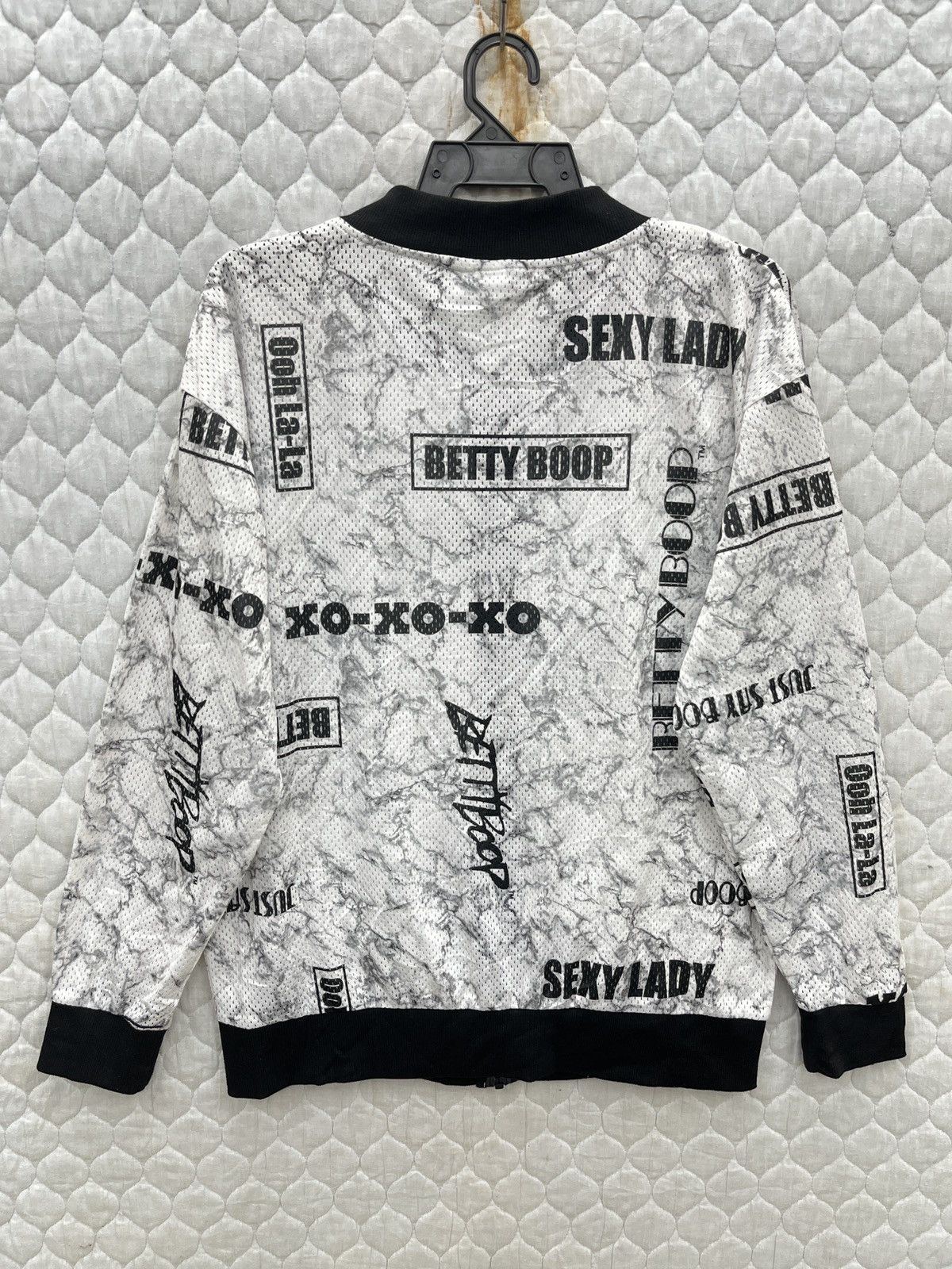Cartoon Network 🔥🔥🔥STEALS BETTY BOOP FULL PRINT MESH SWEATER Size M / US 6-8 / IT 42-44 - 6 Thumbnail