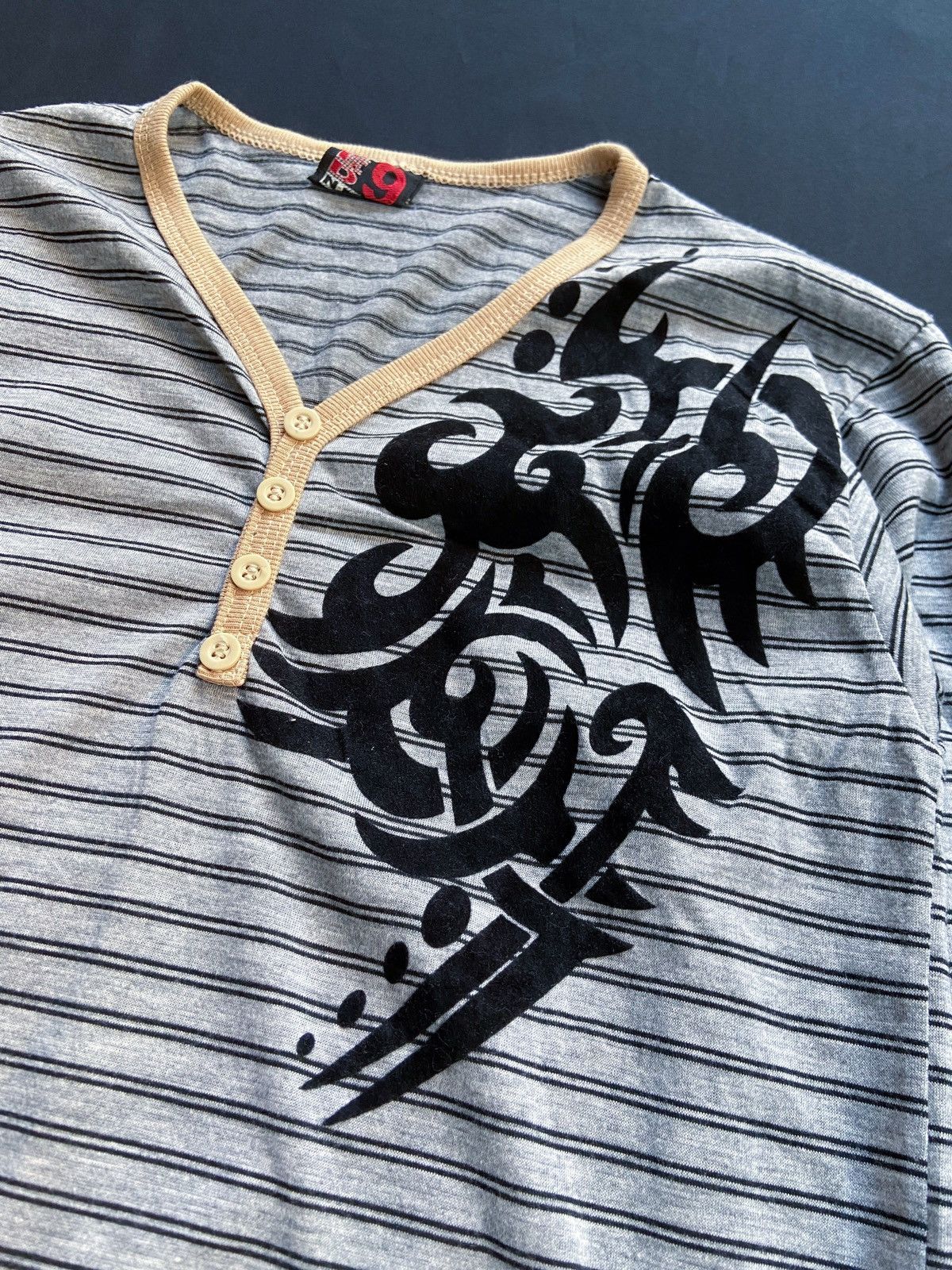 If Six Was Nine RED NINE STRIPED TATTOO DESIGN LONG SLEEVE Size US S / EU 44-46 / 1 - 3 Thumbnail