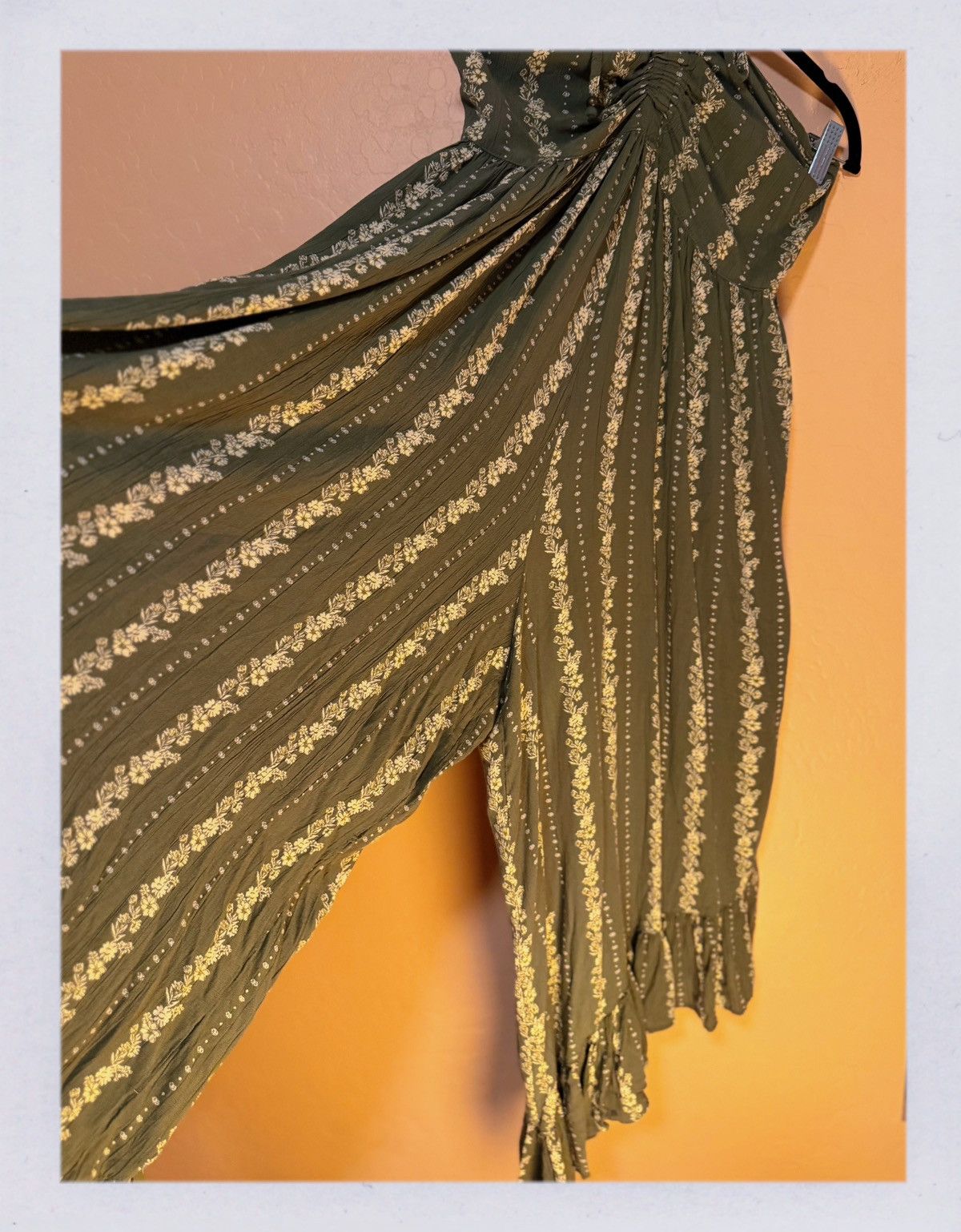 Other Boho Olive Green Floral Halter Jumpsuit – Ruffle Hem, Size L Size 34" / US 12 / IT 48 - 4 Thumbnail