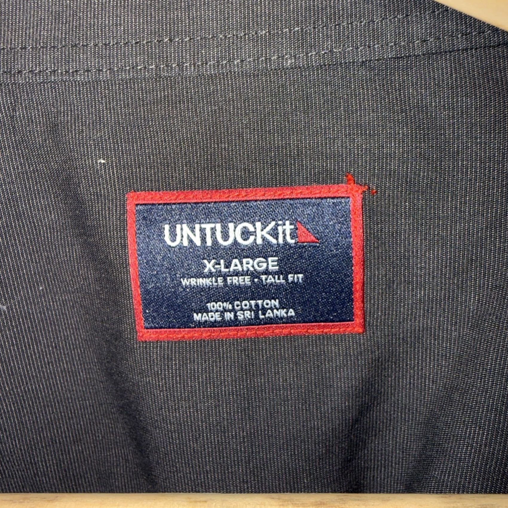 UNTUCKit UNTUCKit Black Long Sleeve Button-Up Shirt XL Mens WRINKLE FREE Size US XL / EU 56 / 4 - 3 Thumbnail
