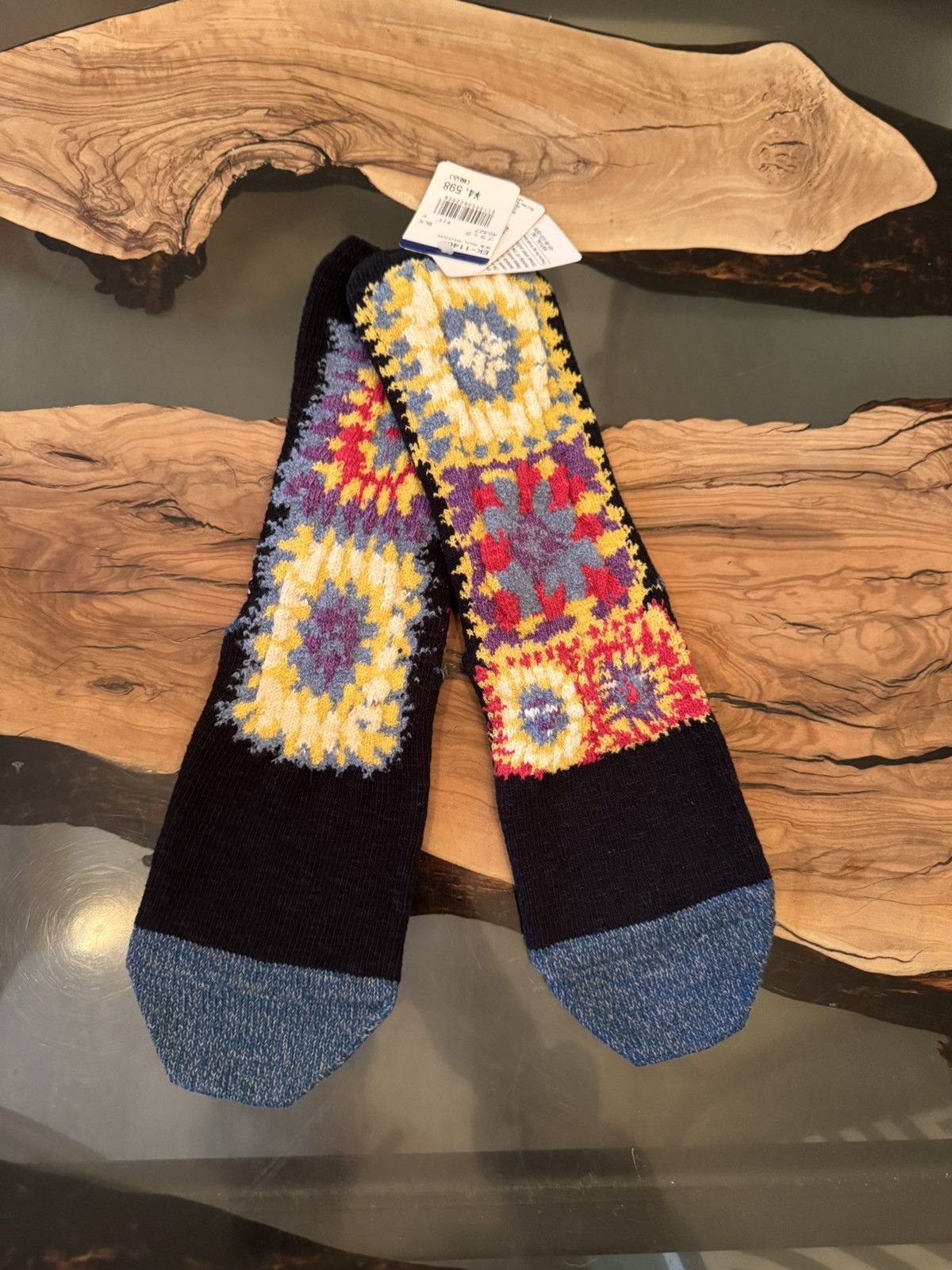 Kapital Hand-Crochet Detailed Ankle Socks in Blue/Red LARGE