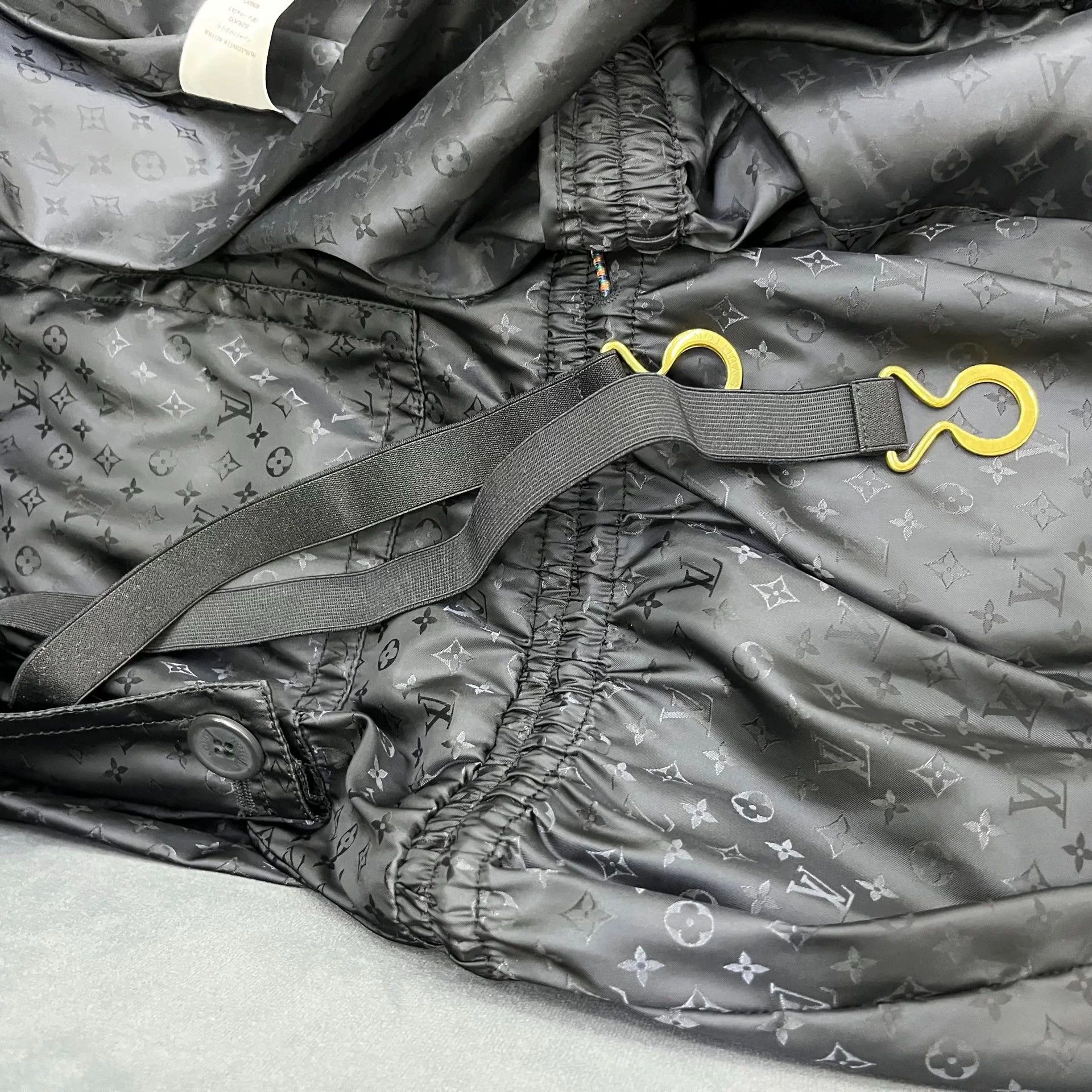 Louis Vuitton Product Name: LV Trench Coat, Size 38 Brand Size XS / US 0-2 / IT 36-38 - 3 Thumbnail