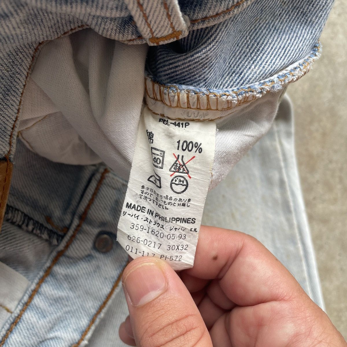 Levi's Vintage Clothing W29 Vintage Levi’s LightWash Jeans Mud Denim Faded Pants Size US 29 - 7 Thumbnail