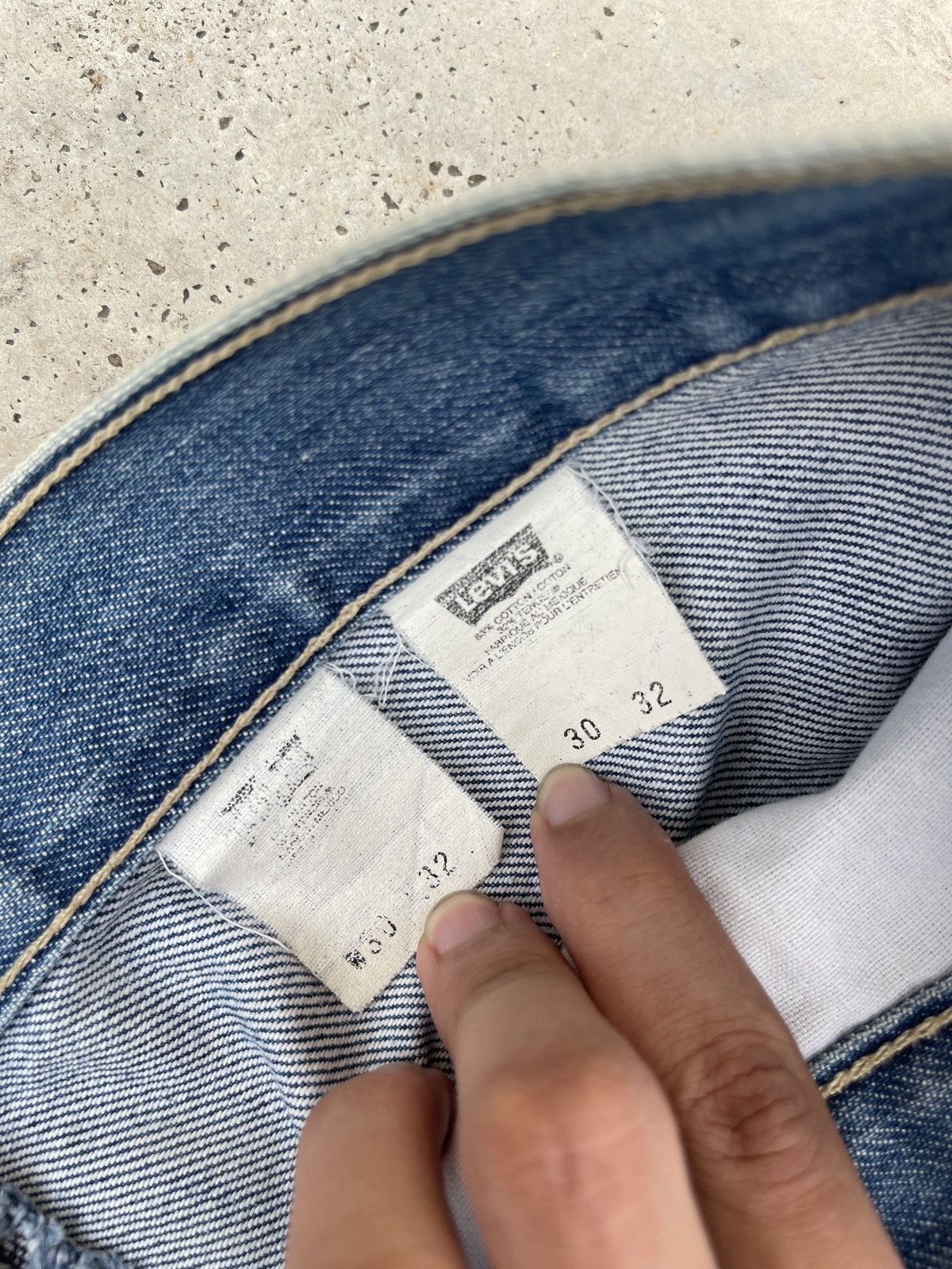 Levi's × Levi's Vintage Clothing × Vintage Levi’s Vintage Y2K Faded Blue Denim Jeans Size US 32 / EU 48 - 7 Thumbnail