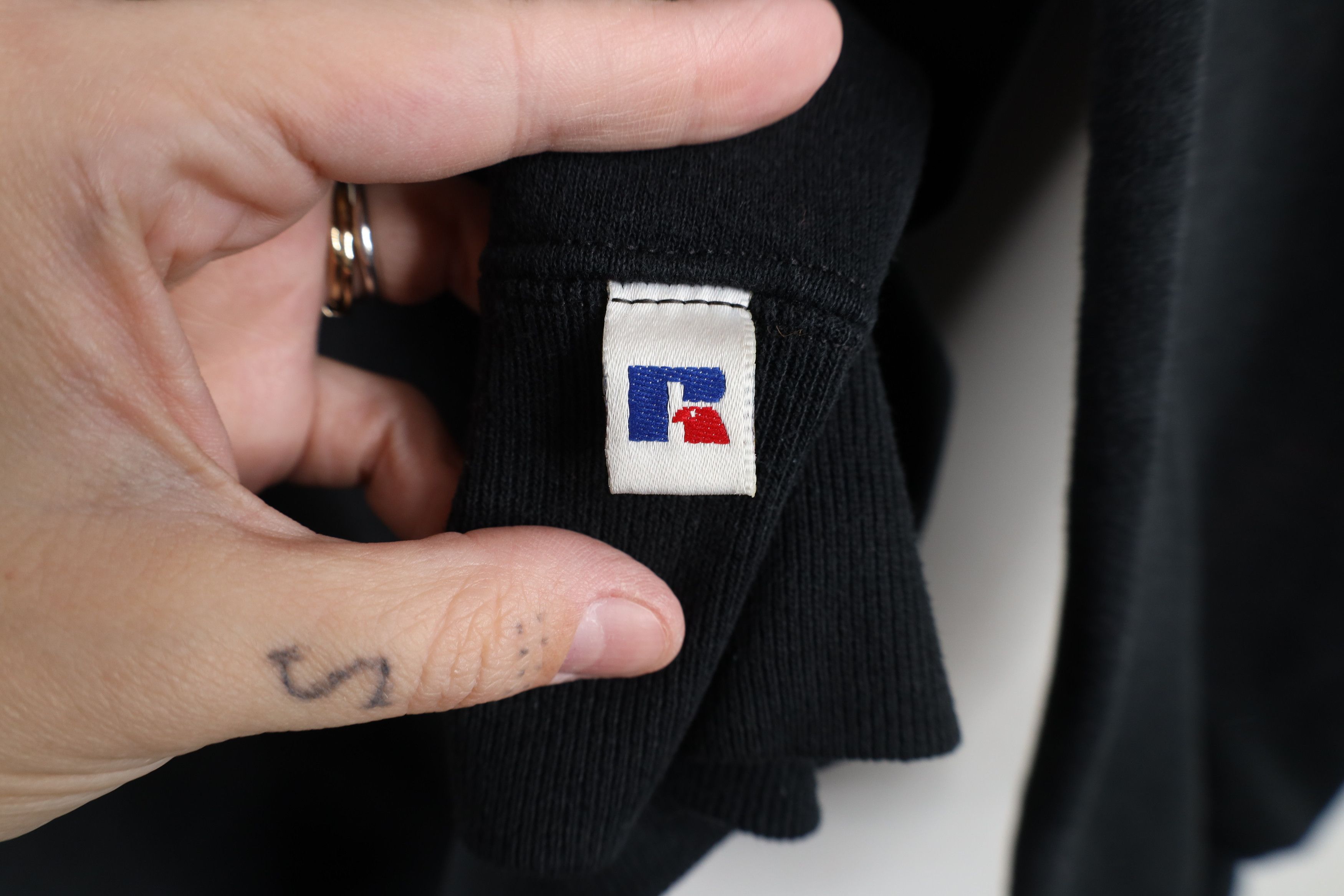Russell Athletic Vintage 90s Russell Athletic Crewneck Sweatshirt Black USA Size US XL / EU 56 / 4 - 4 Thumbnail
