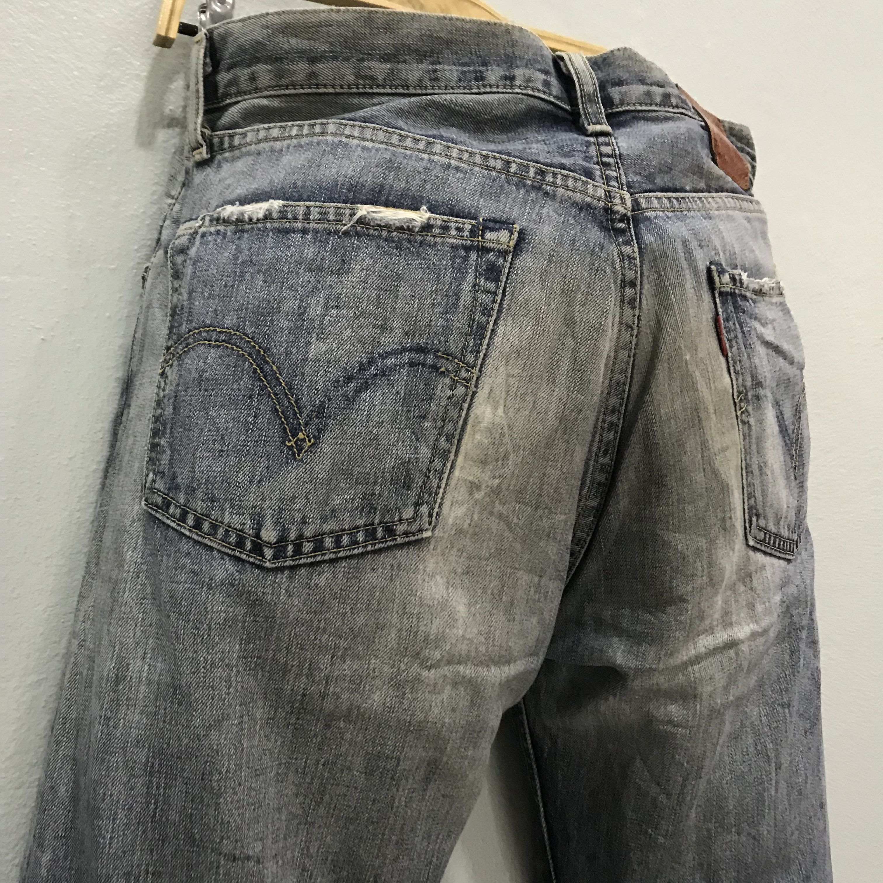 Levi's Vintage Levi's 501 Japan Jeans Distressed Light Wash Size US 32 / EU 48 - 14 Thumbnail
