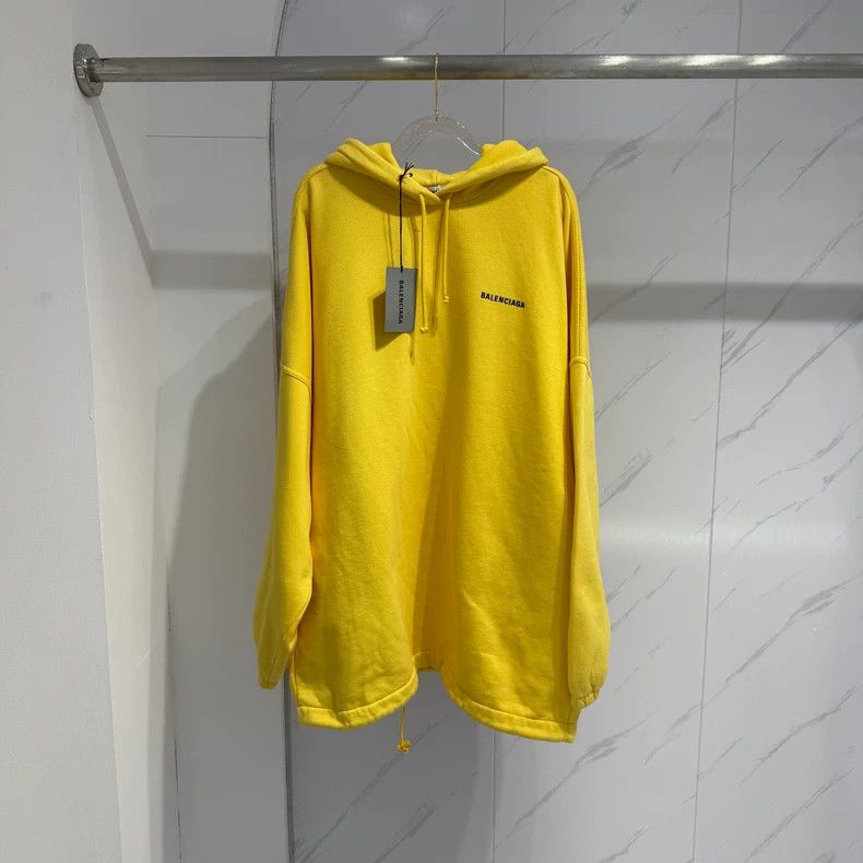 Balenciaga Balenciaga Yellow Logo Hoodie XXS New Size US XXS / EU 40 - 1 Thumbnail
