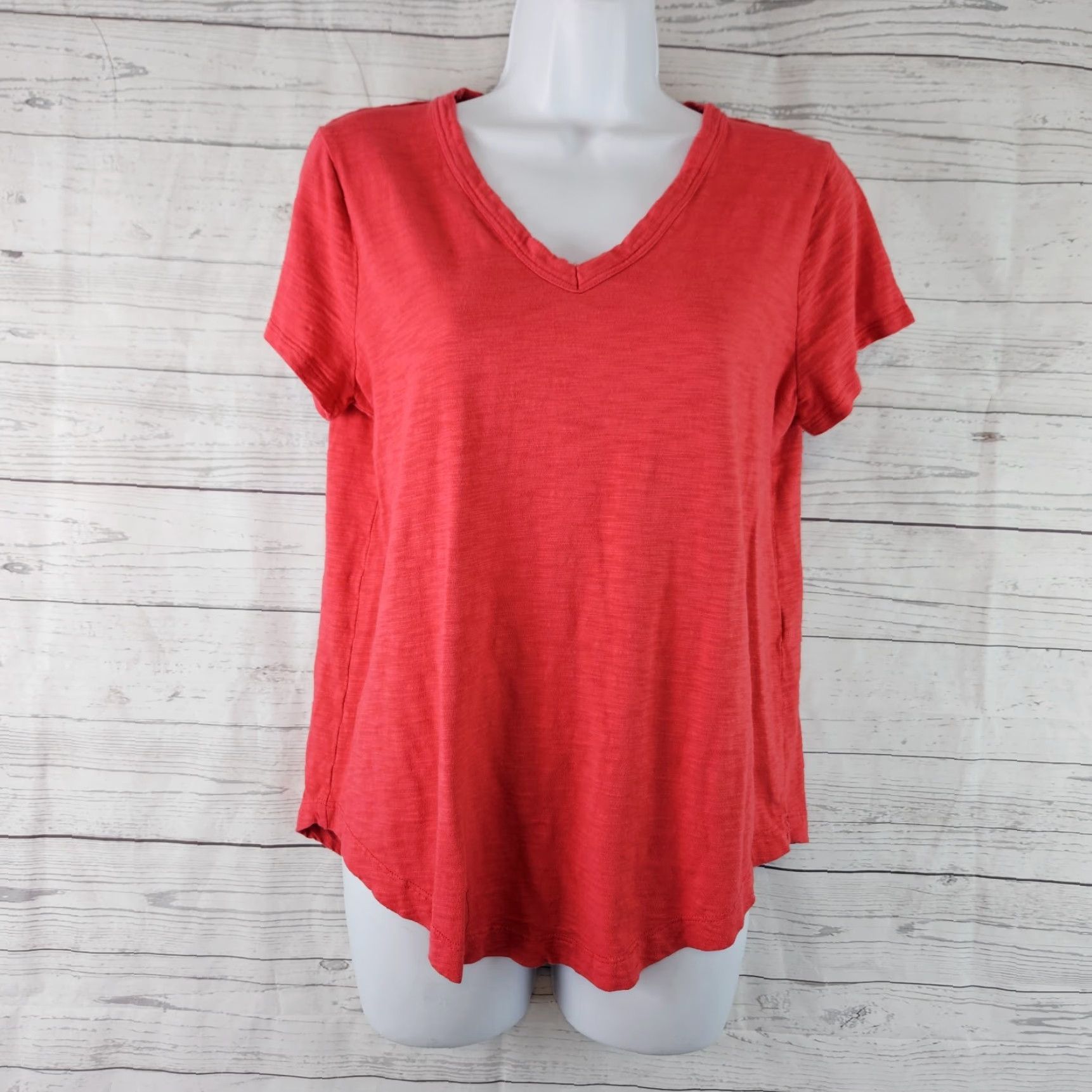 Vintage Chico's Womens Tee Shirt Solid Red Short Sleeve Cotton Blend Size S Small V-Neck Size 28" / US 6 / IT 42 - 2 Thumbnail