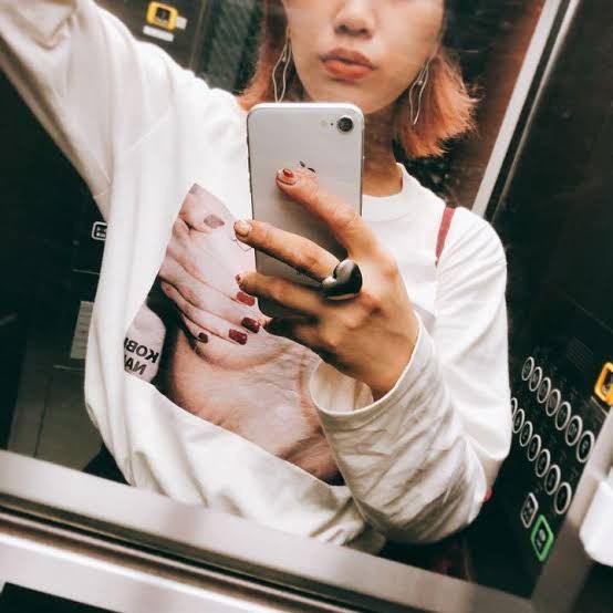 Japanese Brand KOBINAI "Breast" White Tee Size US M / EU 48-50 / 2 - 7 Thumbnail