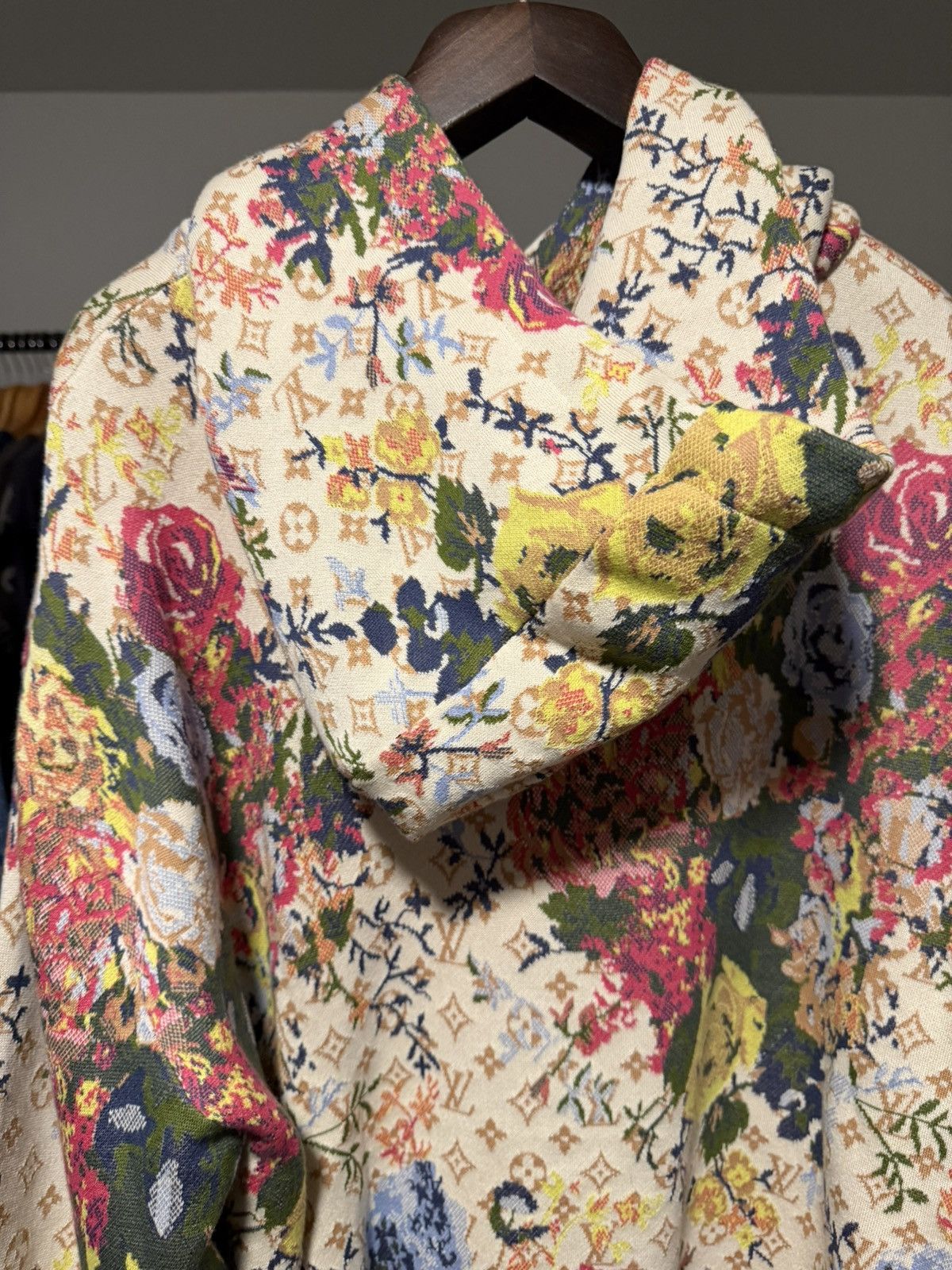Louis Vuitton Louis Vuitton X Virgil Abloh - Beige Floral Hoodie Size US L / EU 52-54 / 3 - 4 Thumbnail