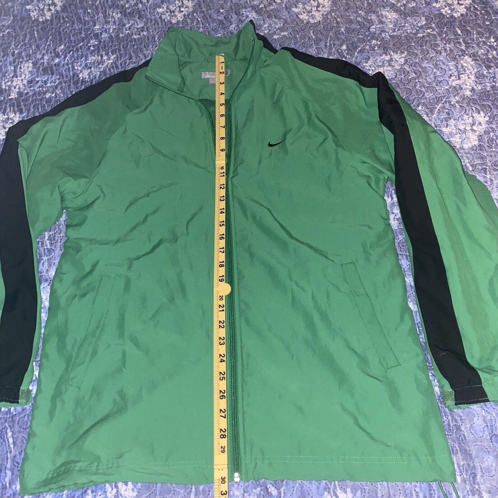 Nike Vintage Nike Jacket Men Size Large Green Tag Windbreaker Size US L / EU 52-54 / 3 - 6 Thumbnail