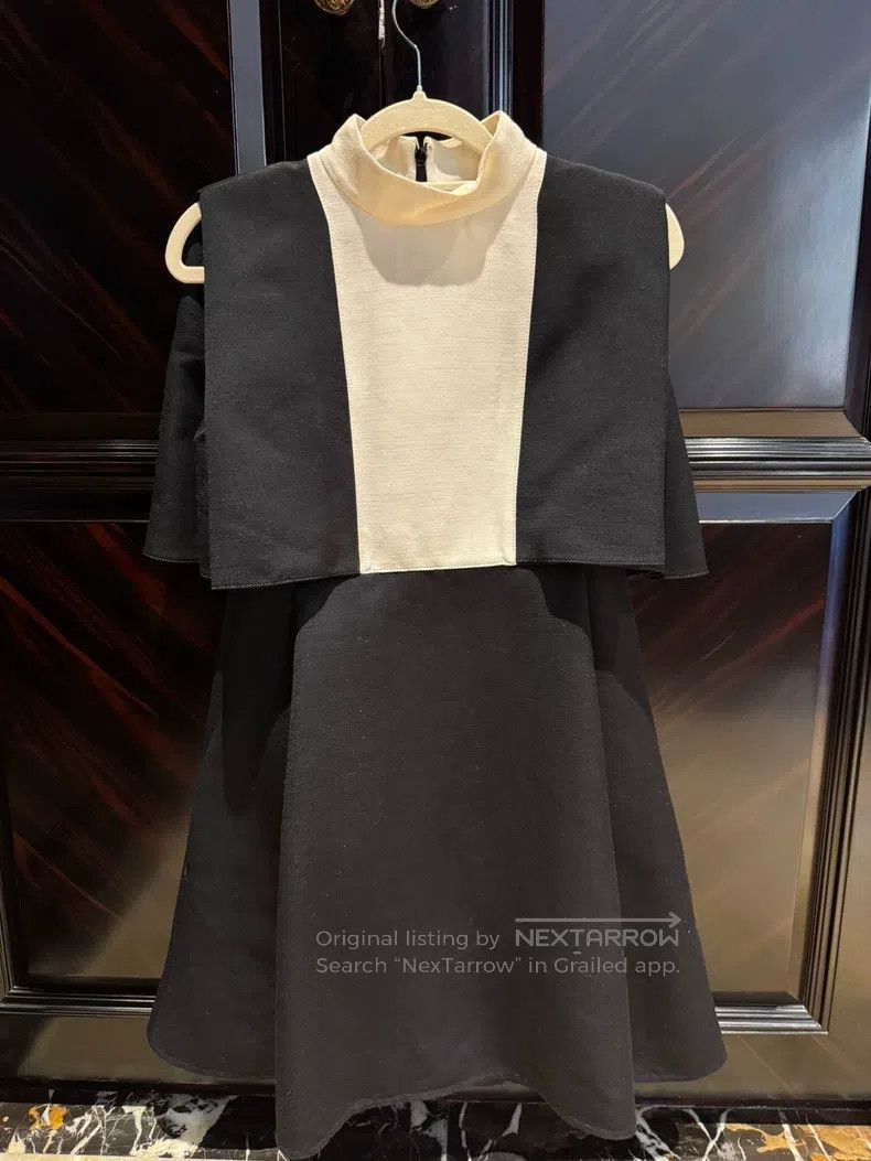 Valentino Valentino Classic dress Size S / US 4 / IT 40 - 1 Thumbnail