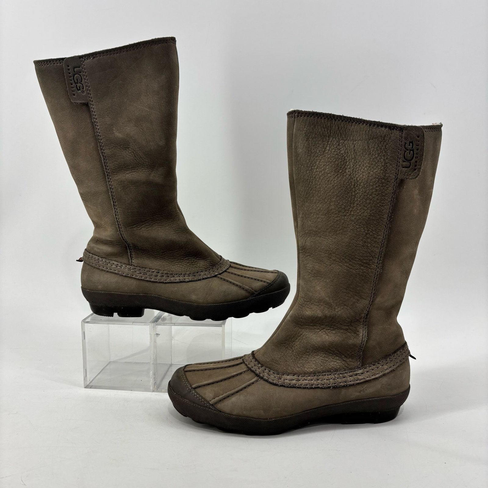Ugg Ugg Boots Womens Size 6 W Belfair Duck Boots 5736 Taupe Size US 6 / IT 36 - 7 Thumbnail
