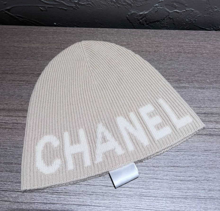 Chanel Chanel 25C White Letter Cashmere Beanie . Size ONE SIZE - 2 Thumbnail