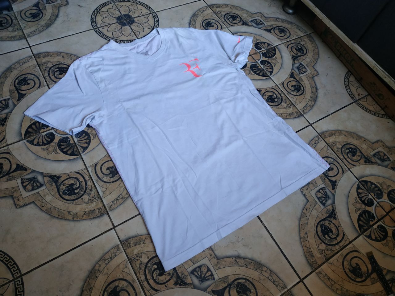 Nike Nike Roger Federer RF Archival ZigZag Logo Tee Blokecore L Size US L / EU 52-54 / 3 - 5 Thumbnail
