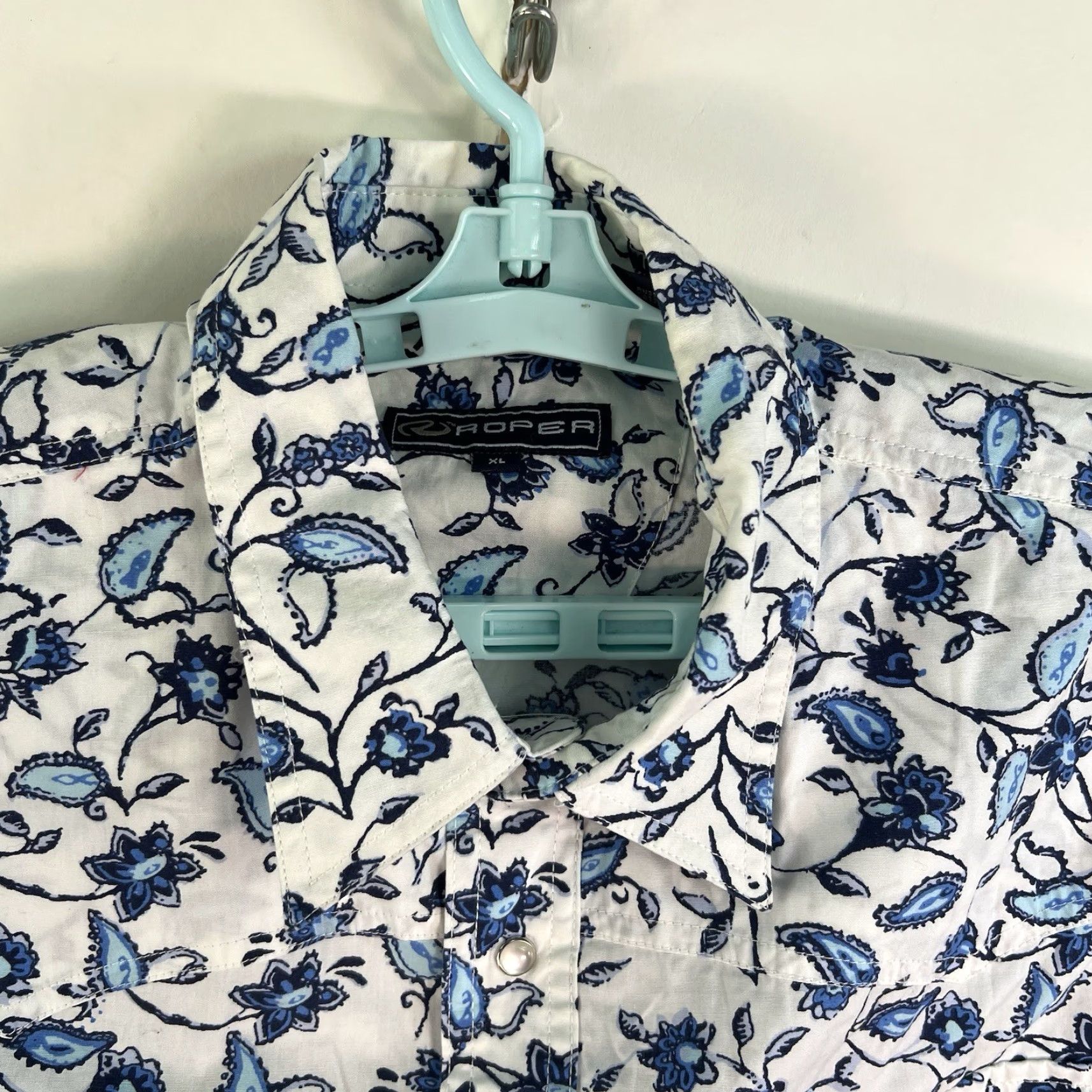 Roper Roper Shirt Men's Pearl-Snap Floral Woven Cotton Button-Up XL White/Blue Floral Western Shirt Mens XL Blue White - Regular Fit Size US XL / EU 56 / 4 - 3 Thumbnail