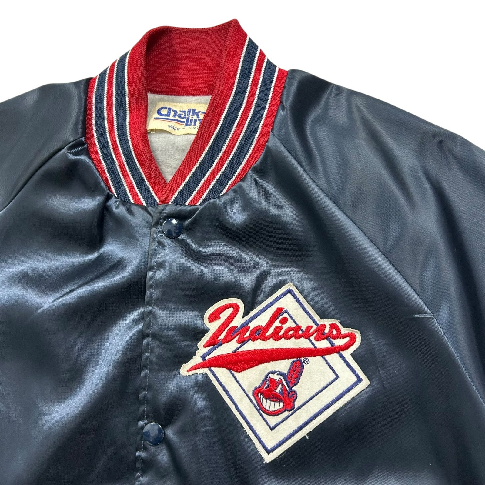 MLB VTG 90s CLEVELAND INDIANS CHALK LINE SATIN JACKET SPELL OUT Size US M / EU 48-50 / 2 - 4 Thumbnail