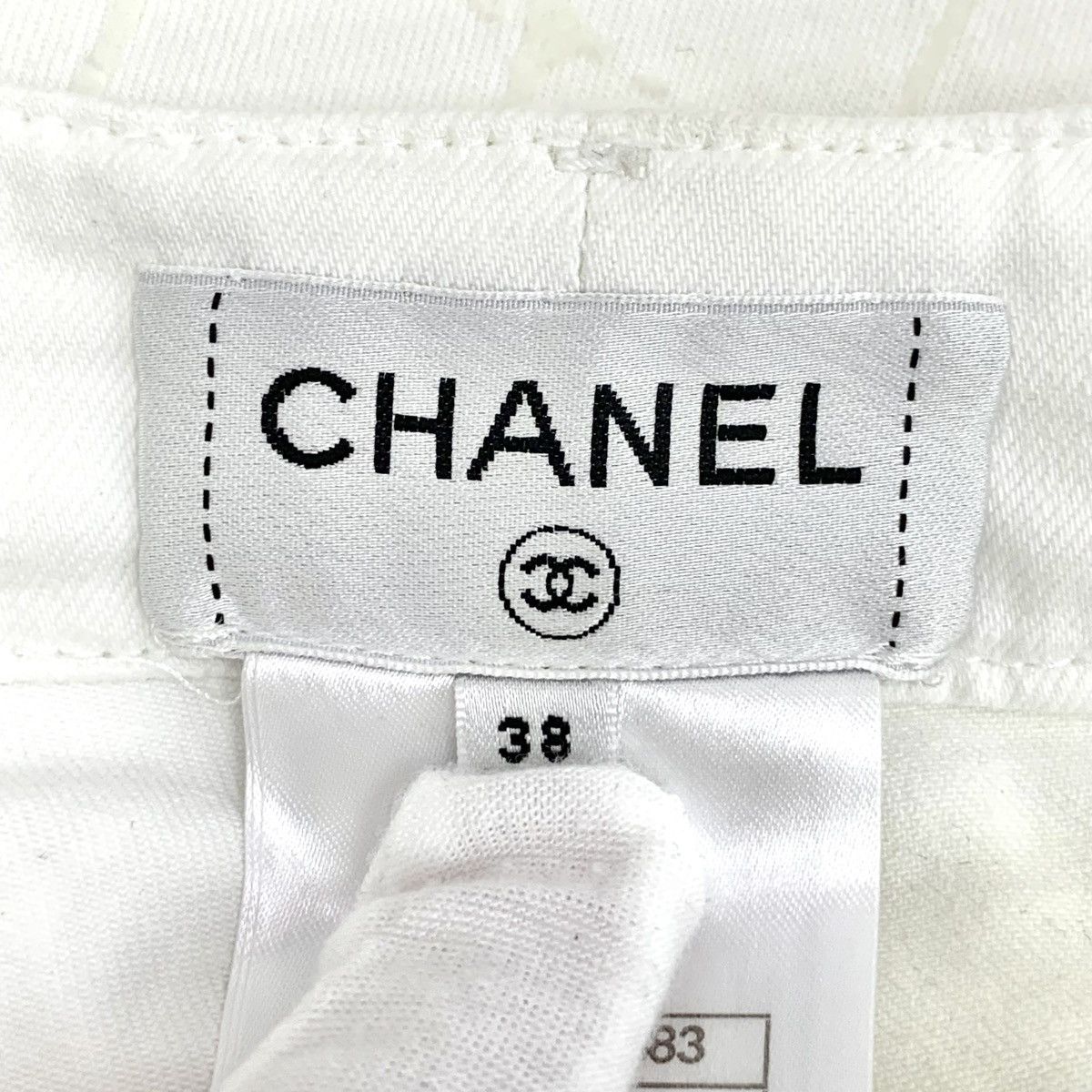 Chanel Chanel White Quilted Cotton Denim Pants K26WX Size 26" / US 2 / IT 38 - 6 Thumbnail