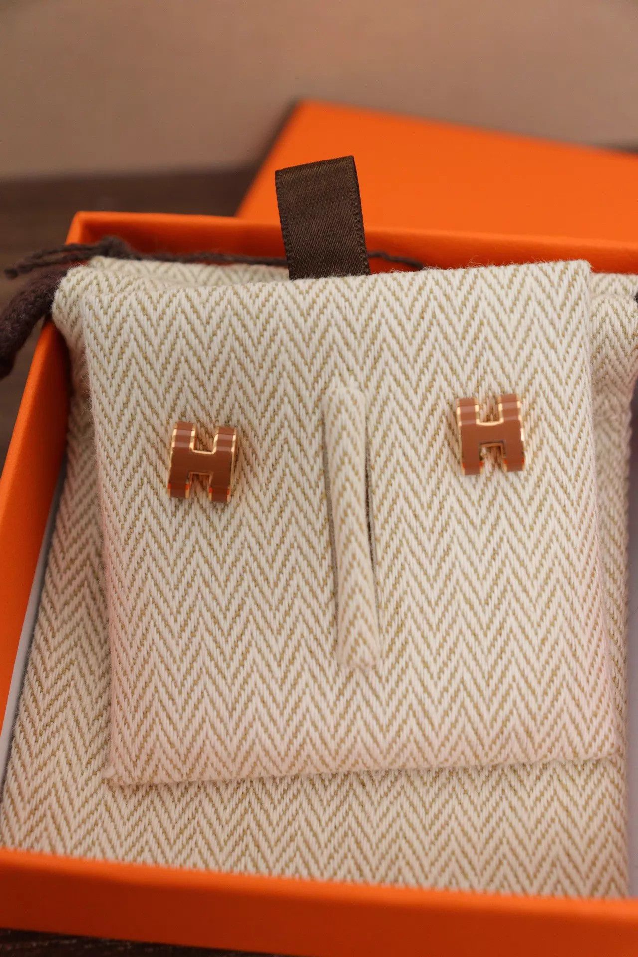 Hermes Hermès Pop H Mini Earrings Milky Tea RG Box, Dust Bag, Manual Size ONE SIZE - 2 Thumbnail