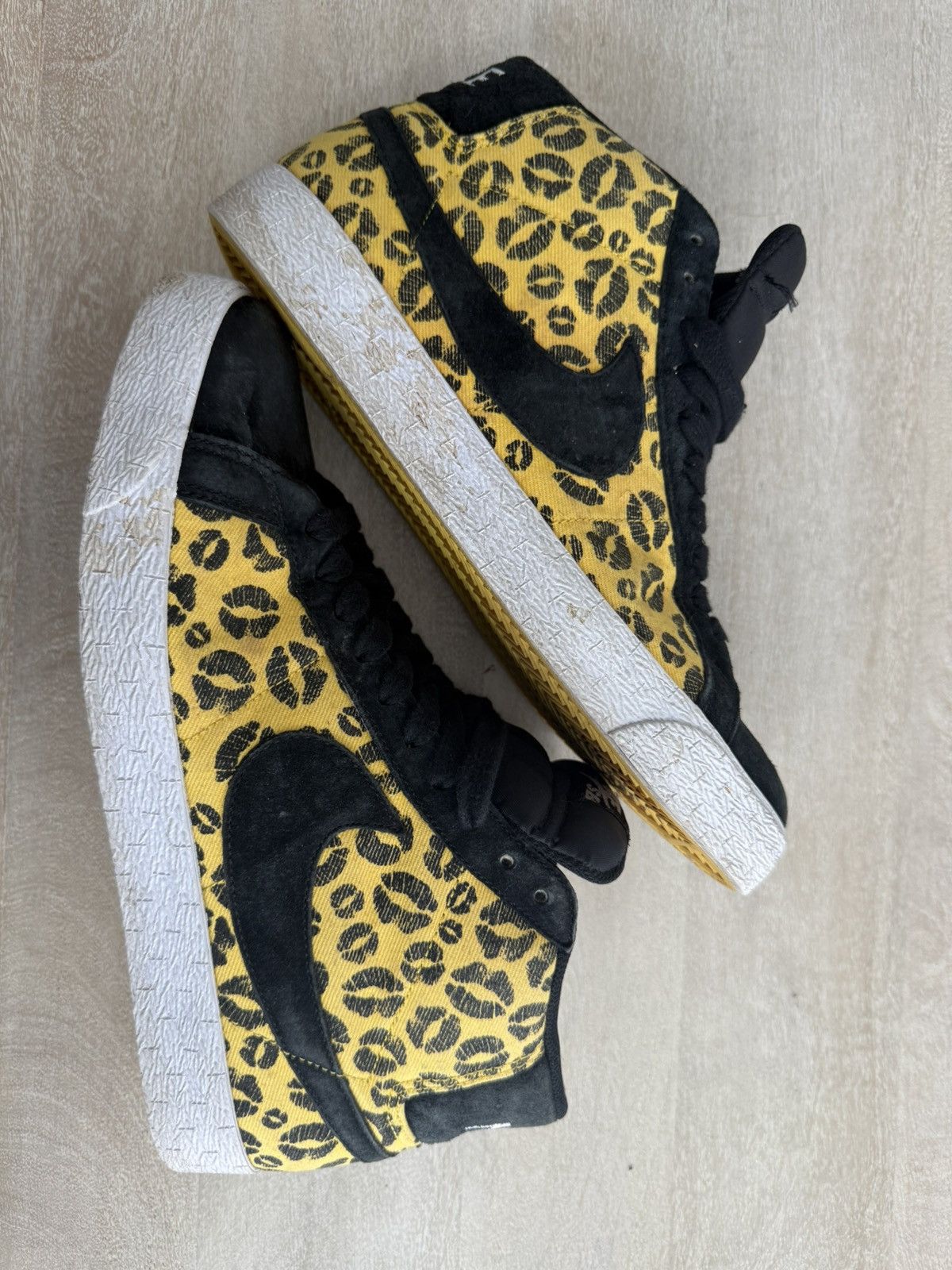 Nike Nike SB Blazer “Kisses” Size US 10.5 / EU 43-44 - 1 Thumbnail