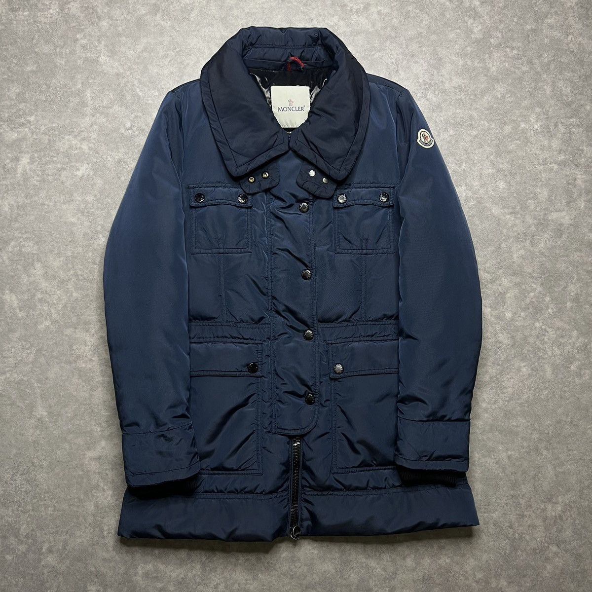 Moncler Moncler Loup Giubbotto down jacket Size M / US 6-8 / IT 42-44 - 1 Thumbnail