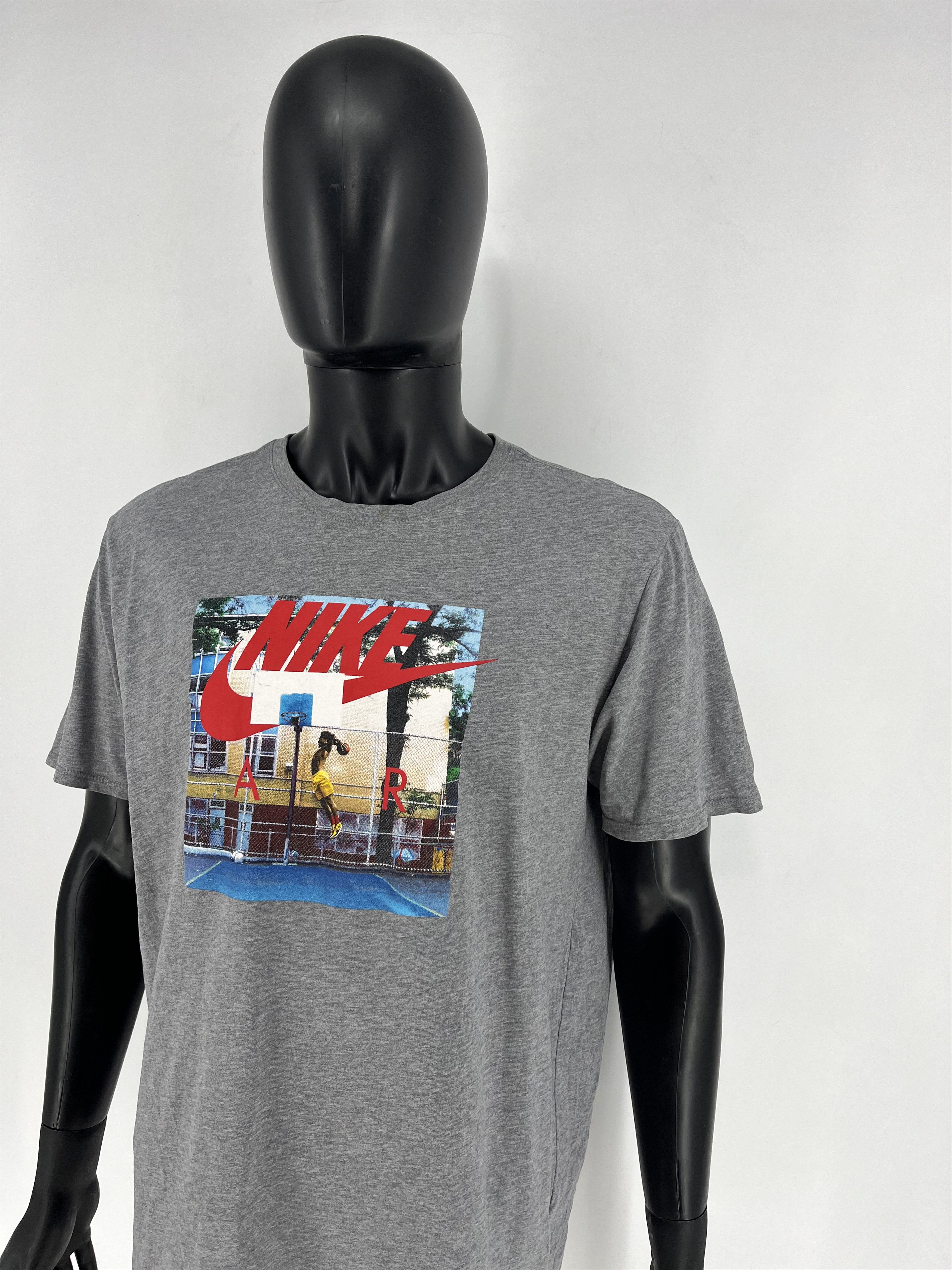 Nike Vintage Y2K Nike Air Center Swoosh Logo T-Shirt Size US XL / EU 56 / 4 - 5 Thumbnail