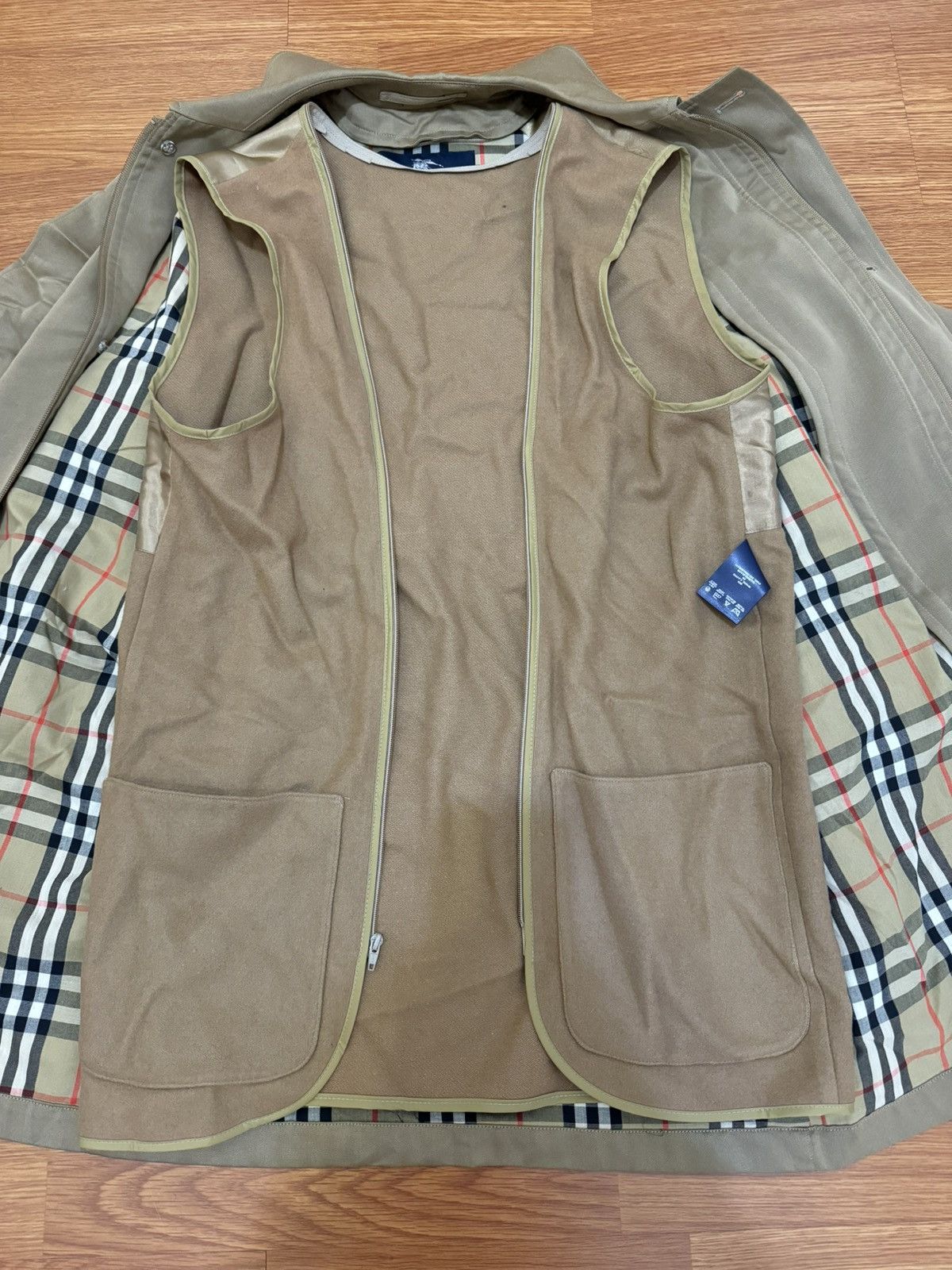 Burberry Burberry Trenchcoat with attachable vest Size US L / EU 52-54 / 3 - 10 Thumbnail