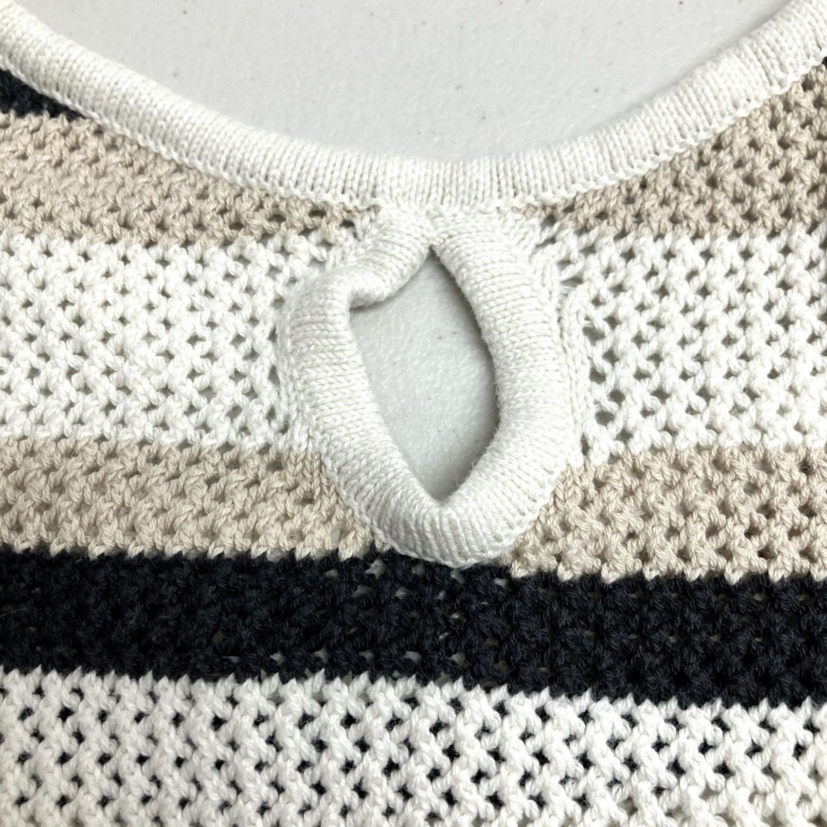 American Eagle Outfitters American Eagle Cropped Sweater Tank Top Striped Crochet Black White Tan Size M Women Size M / US 6-8 / IT 42-44 - 4 Thumbnail