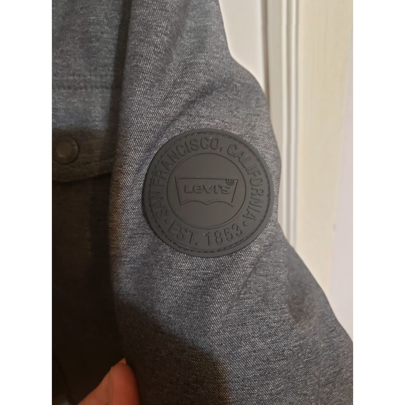 Levi's Levi's Trucker Jacket Hooded Lined Faux Sherpa Grey Small Men's Denim Jacket" Size US S / EU 44-46 / 1 - 7 Thumbnail