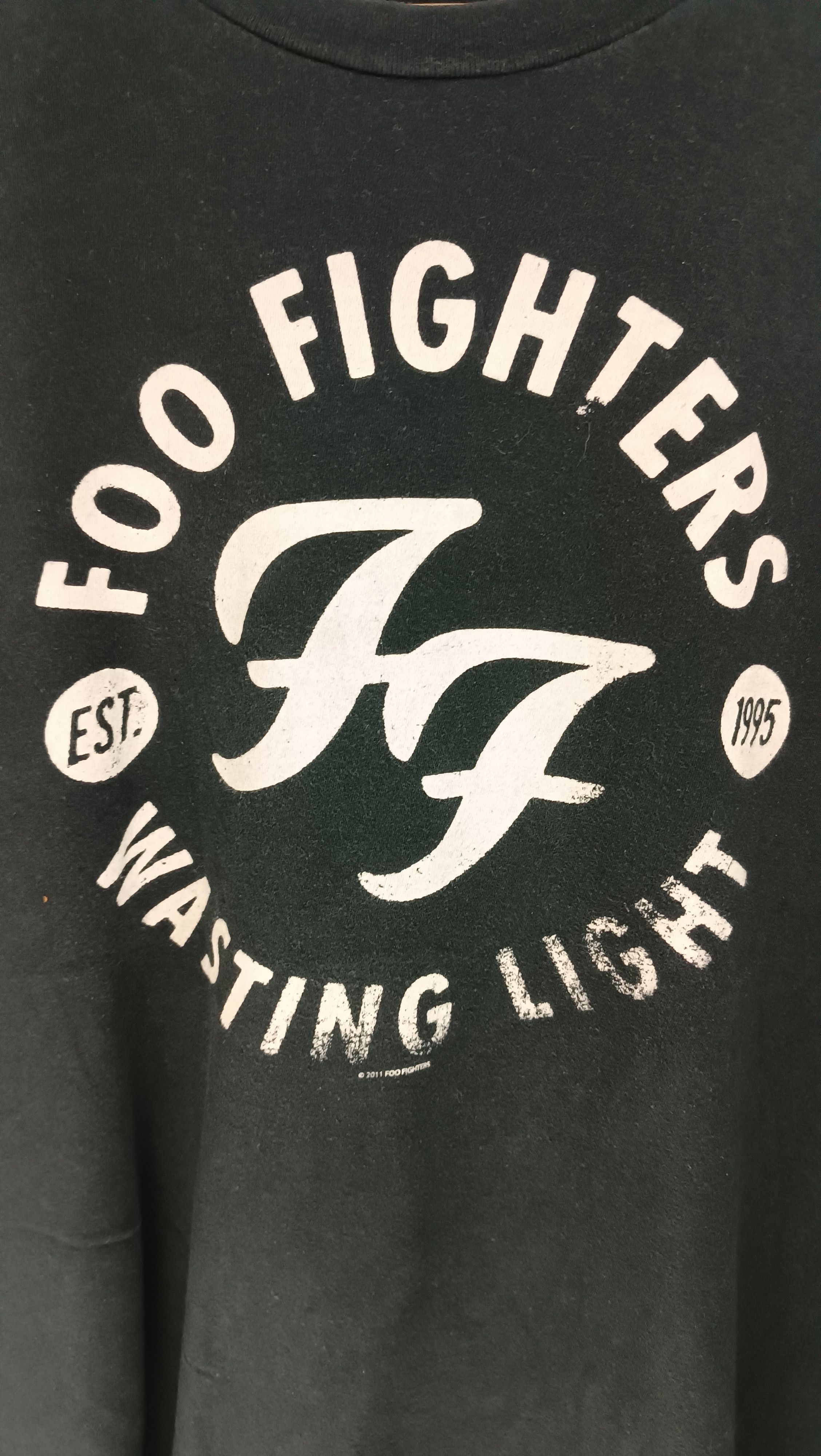 Band Tees VINTAGE 2011 FOO FIGHTERS WASTING LIGHT TOUR nirvana hole Size US L / EU 52-54 / 3 - 11 Thumbnail