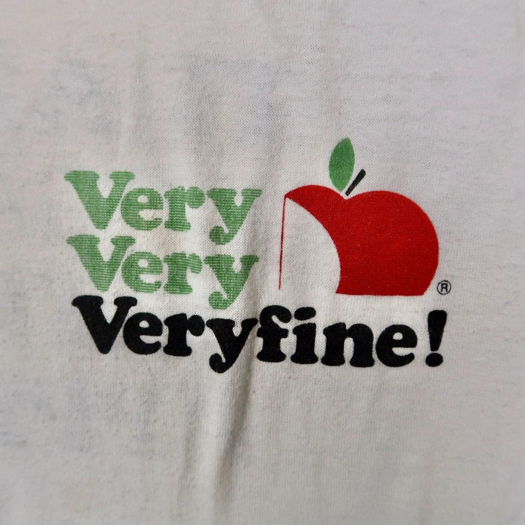 Jerzees VINTAGE Apple Juice Jerzees T-Shirt Mens L White Red Ringer USA 80s Size US L / EU 52-54 / 3 - 4 Thumbnail