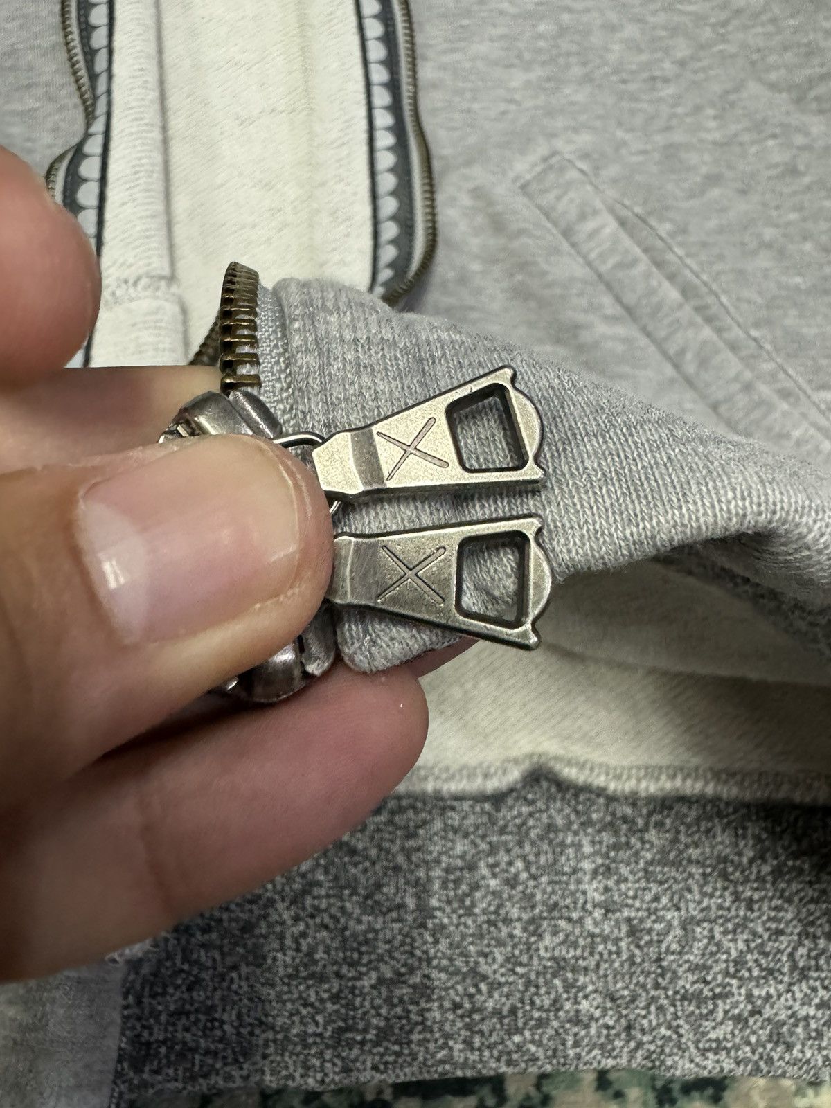 Original Fake ORIGINALFAKE KAWS 12SS ZIPPER HOODIE Size US M / EU 48-50 / 2 - 9 Thumbnail