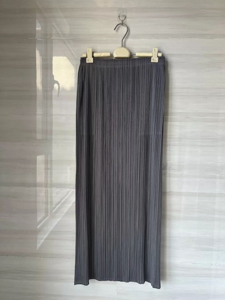 Issey Miyake Issey Miyake size:5 Dark grey pleated pants Size 42" / US 20 - 1 Thumbnail