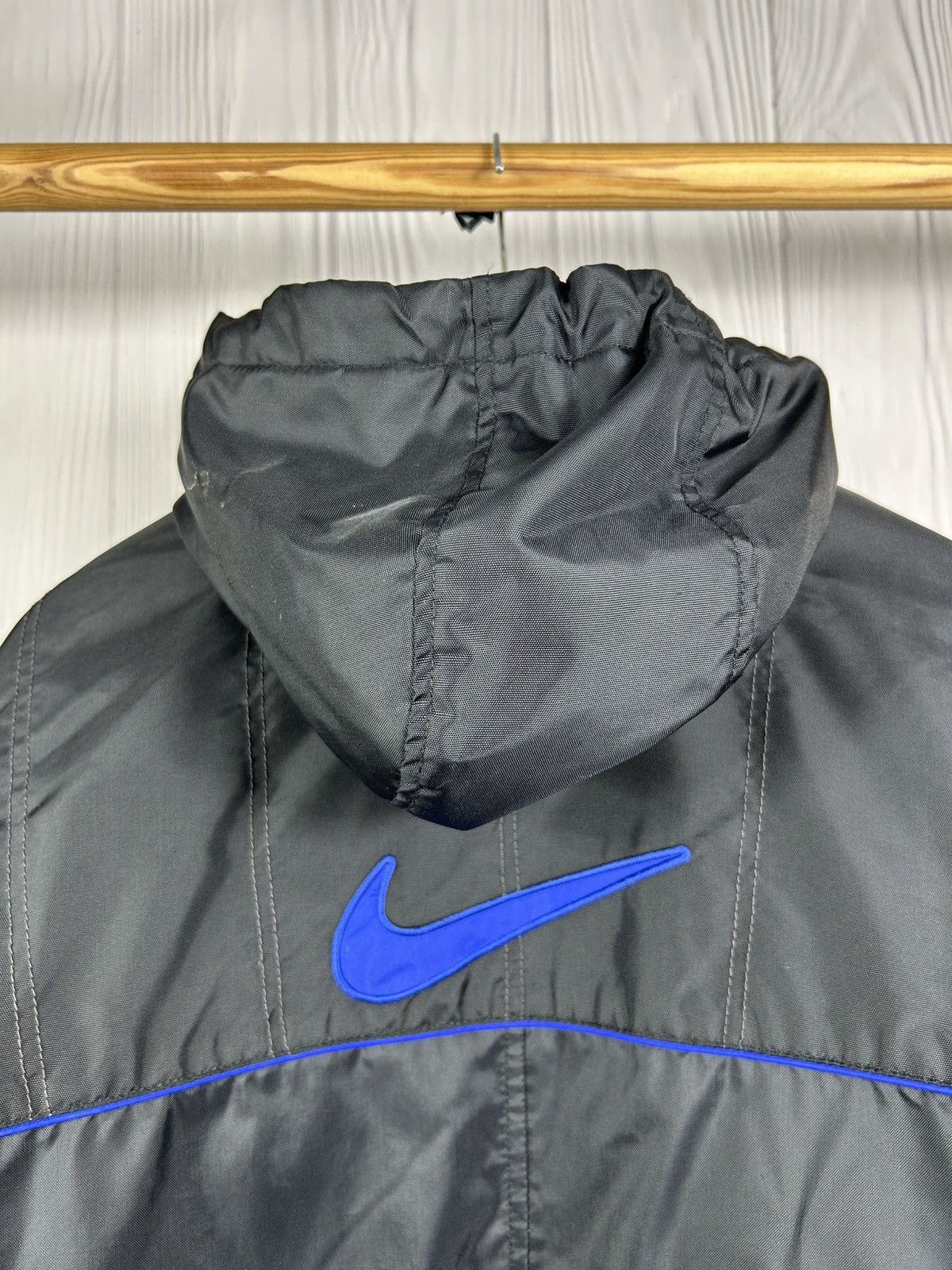 Nike Vintage Y2K Nike Nylon Jacket Big Swoosh Size M Size US M / EU 48-50 / 2 - 14 Thumbnail