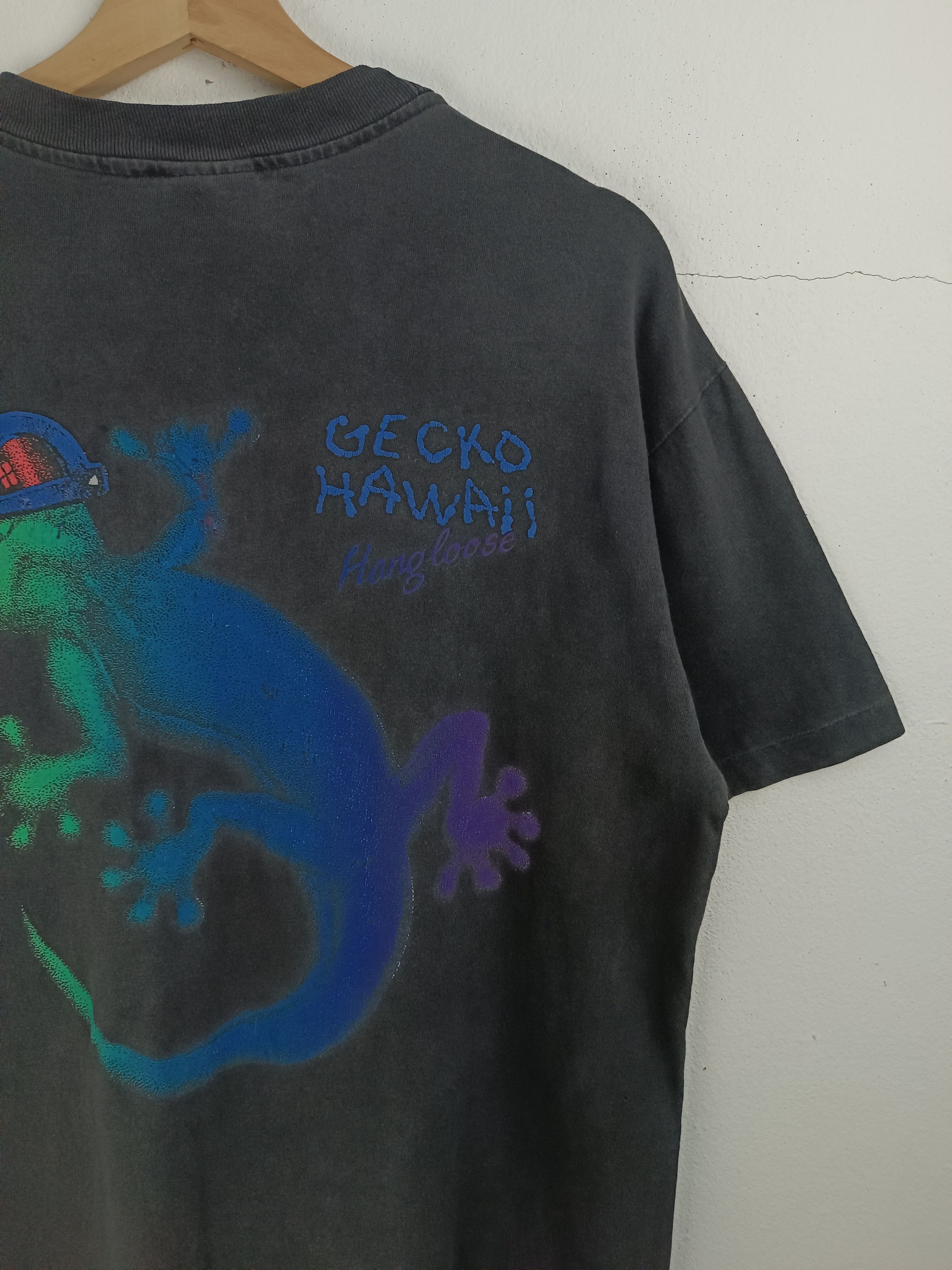 Vintage VINTAGE 90'S HANGLOOSE GECKO HAWAII SUPER RARE TEE Size US M / EU 48-50 / 2 - 12 Thumbnail