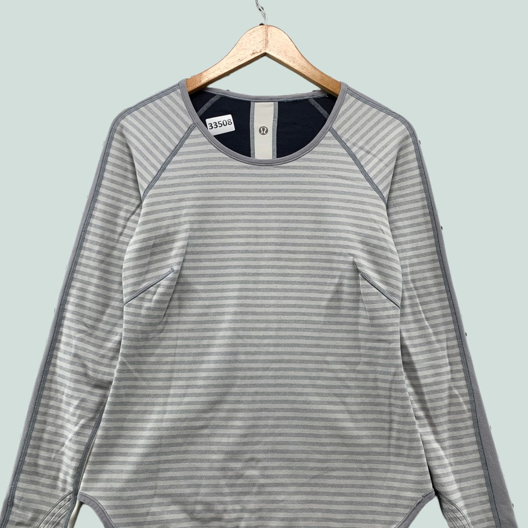 Lululemon Lululemon Striped Active Top Womens M Gray White Reversible T-Shirt Pullover Long Sleeve 17.5x25 Size M / US 6-8 / IT 42-44 - 1 Thumbnail