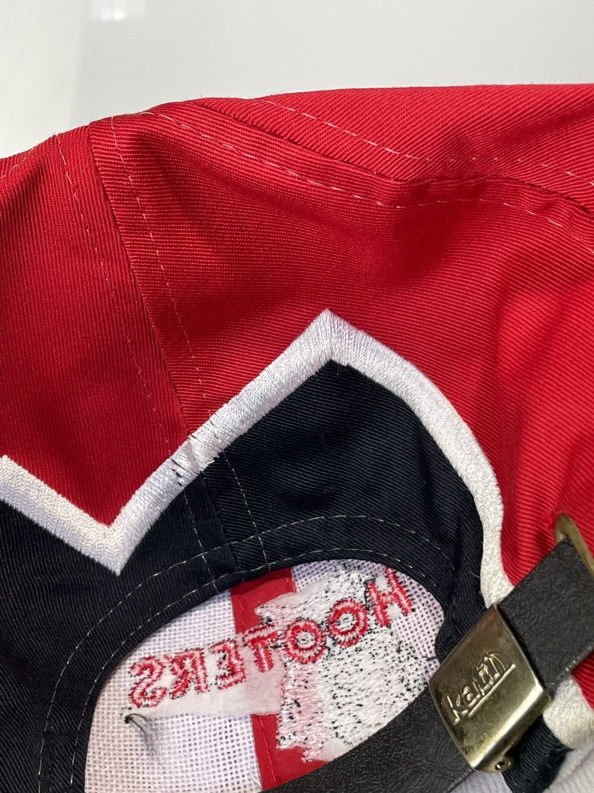 Vintage Vintage Hooters Hat Sharktooth Style 90s Used Red Black Size ONE SIZE - 13 Thumbnail