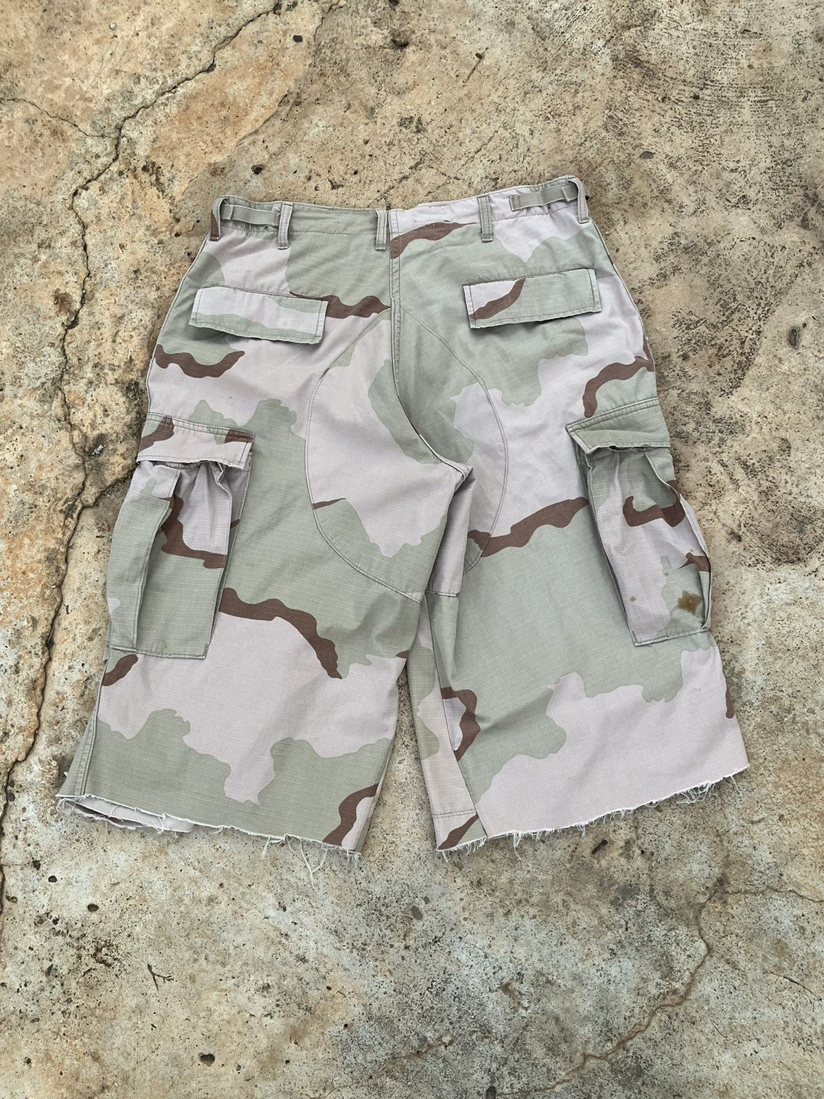 Designer custom shorts Vintage desert camouflage military pants 1990’ Size US 34 / EU 50 - 3 Thumbnail