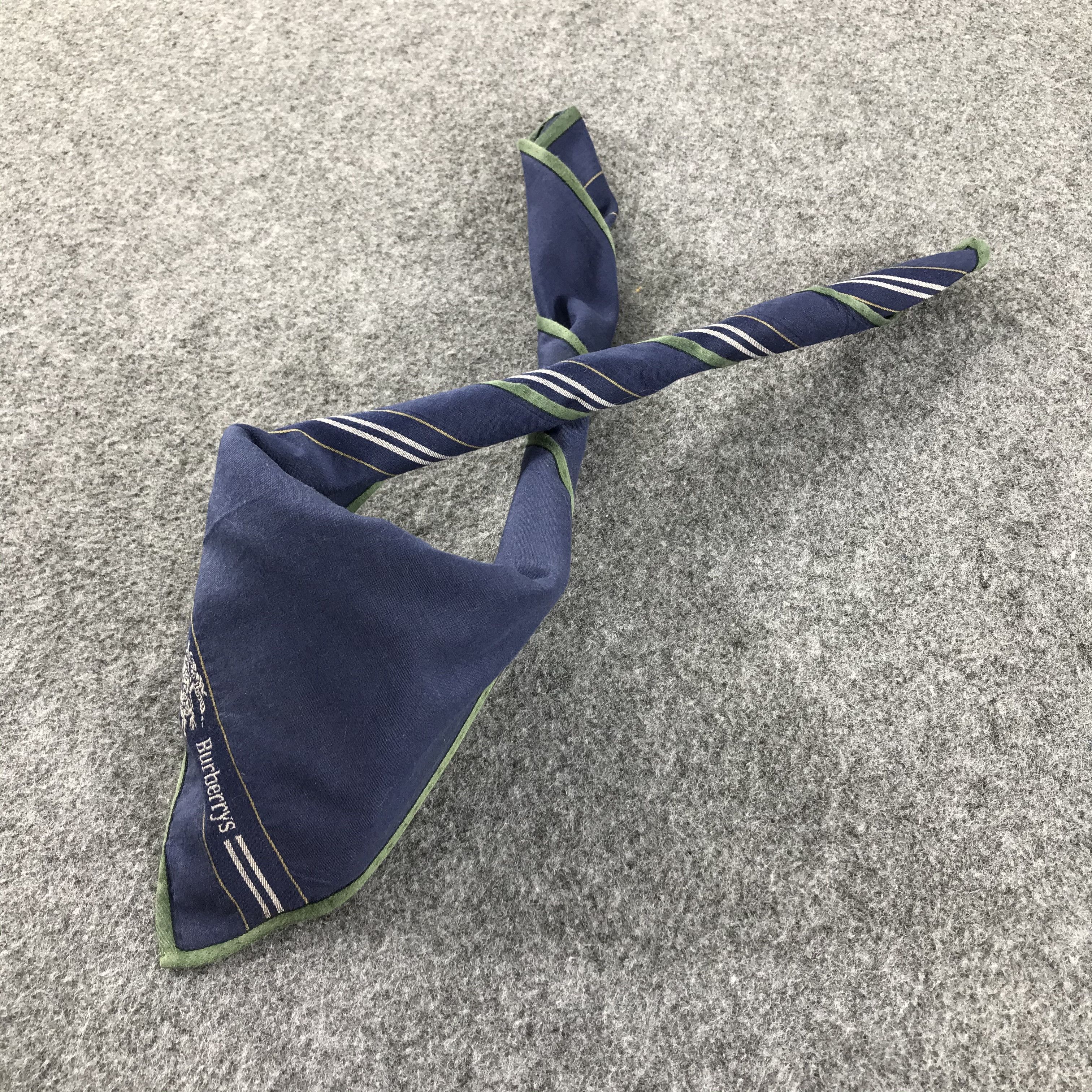 Burberry Burberrys Handkerchief Neckerchief Bandana H303 Size ONE SIZE - 3 Thumbnail