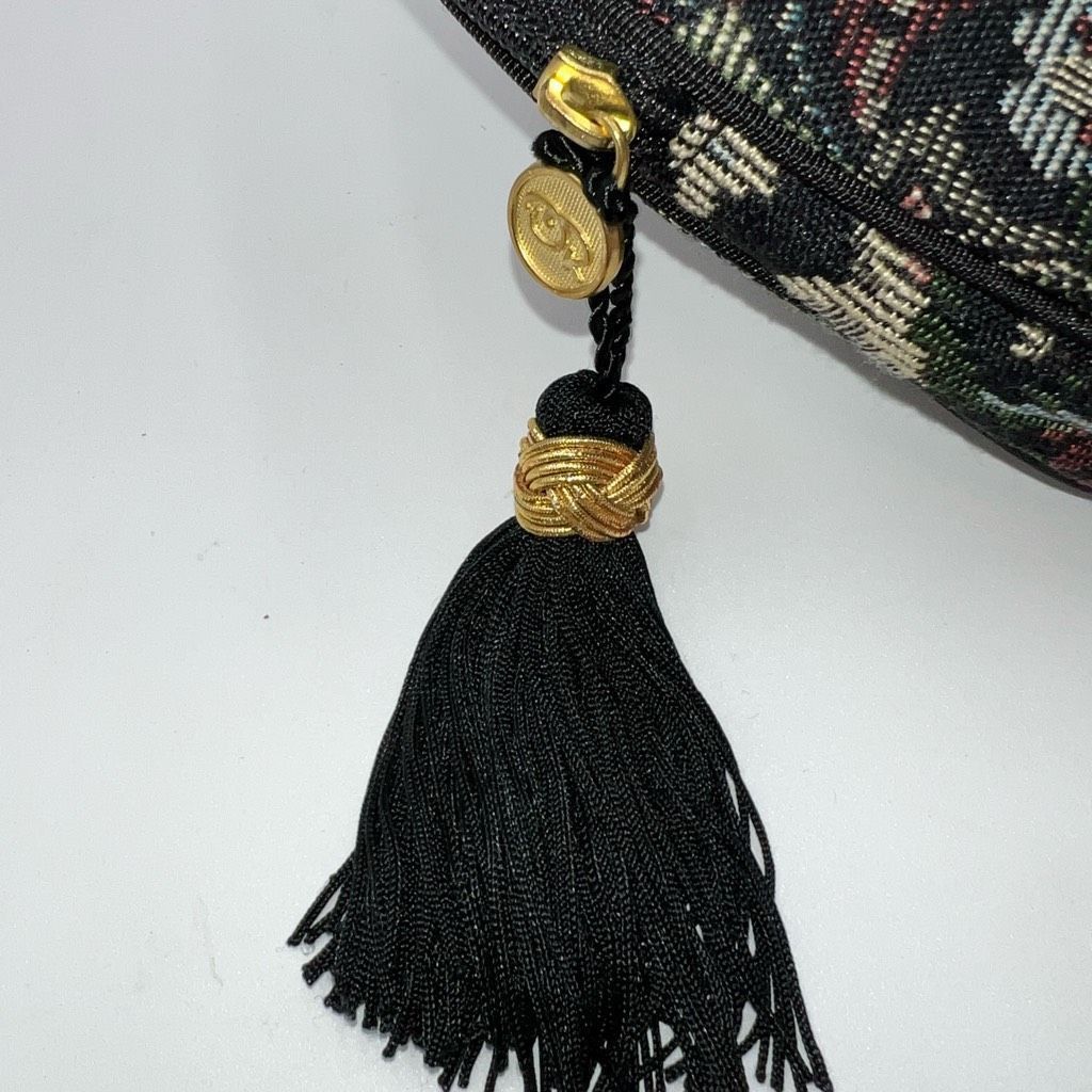 Oscar De La Renta Oscar De La Renta Vintage Needlepoint Pouch With hangtag and Size ONE SIZE - 3 Thumbnail