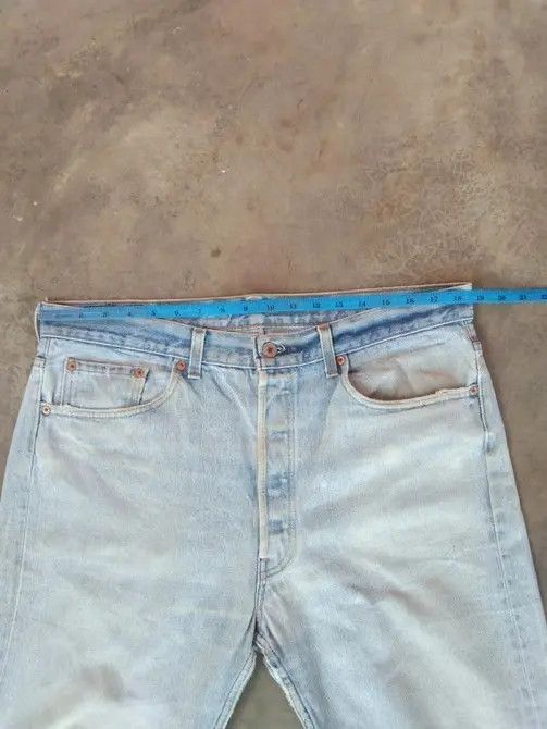 Levi's 90s Vintage Levis 501 Made In USA Distressed Jeans 36x30 Size US 36 / EU 52 - 8 Thumbnail