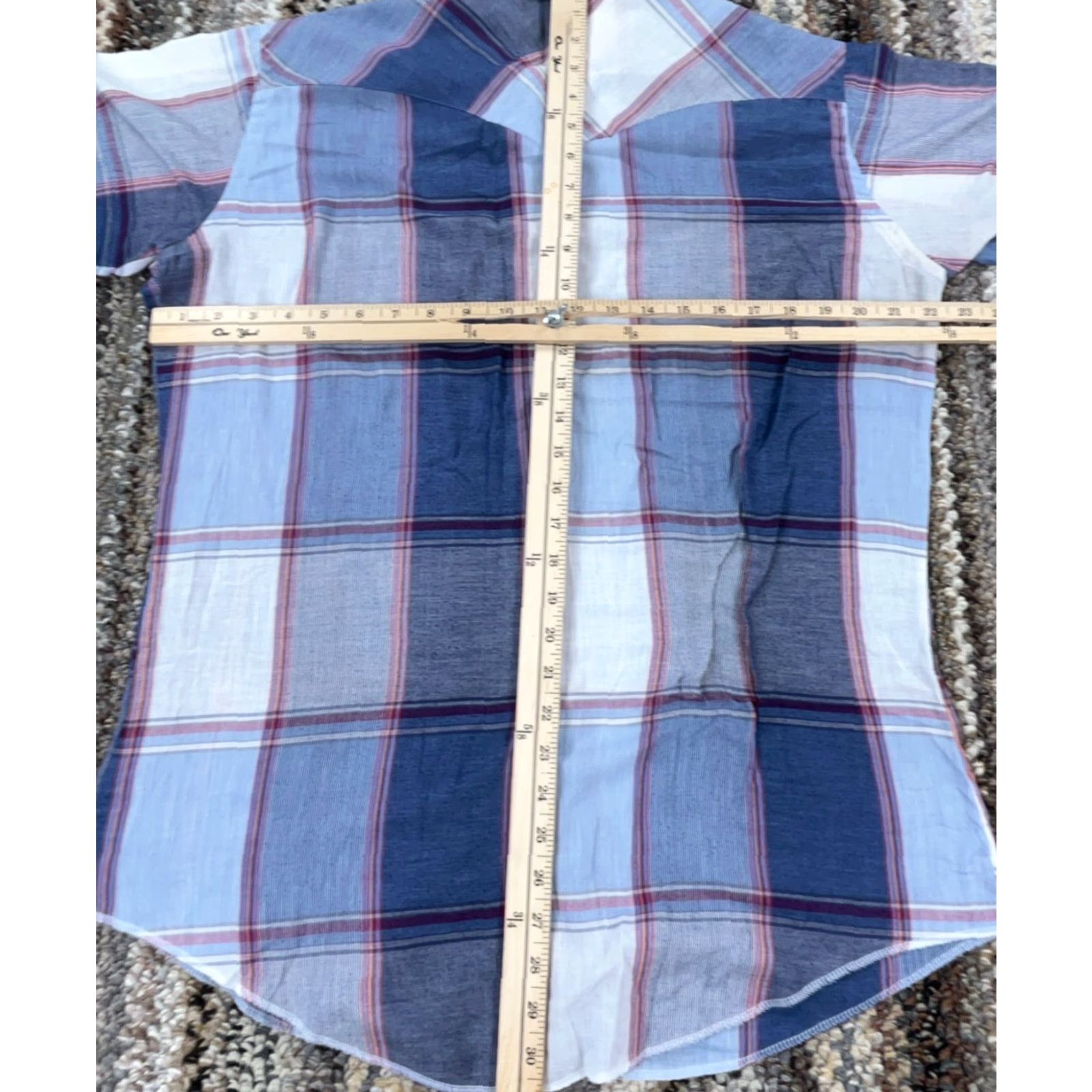 Wrangler VINTAGE Wrangler Western Shirt Men 16.5 Pearl Snap Cowboy Cut Long Tail USA Made Shirt Mens Blue Plaid 16.5 Western Classic American Wrangler Wrancher Size US XL / EU 56 / 4 - 5 Thumbnail