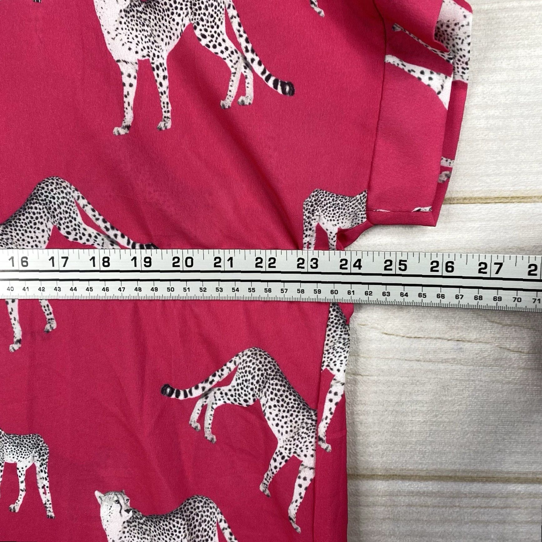 Pinko 7th Ray Womens Shirt 1XL Pink Leopard Print V-Neck Lightweight Flowy Short Sleeve USA Shirt Size XL / US 12-14 / IT 48-50 - 7 Thumbnail