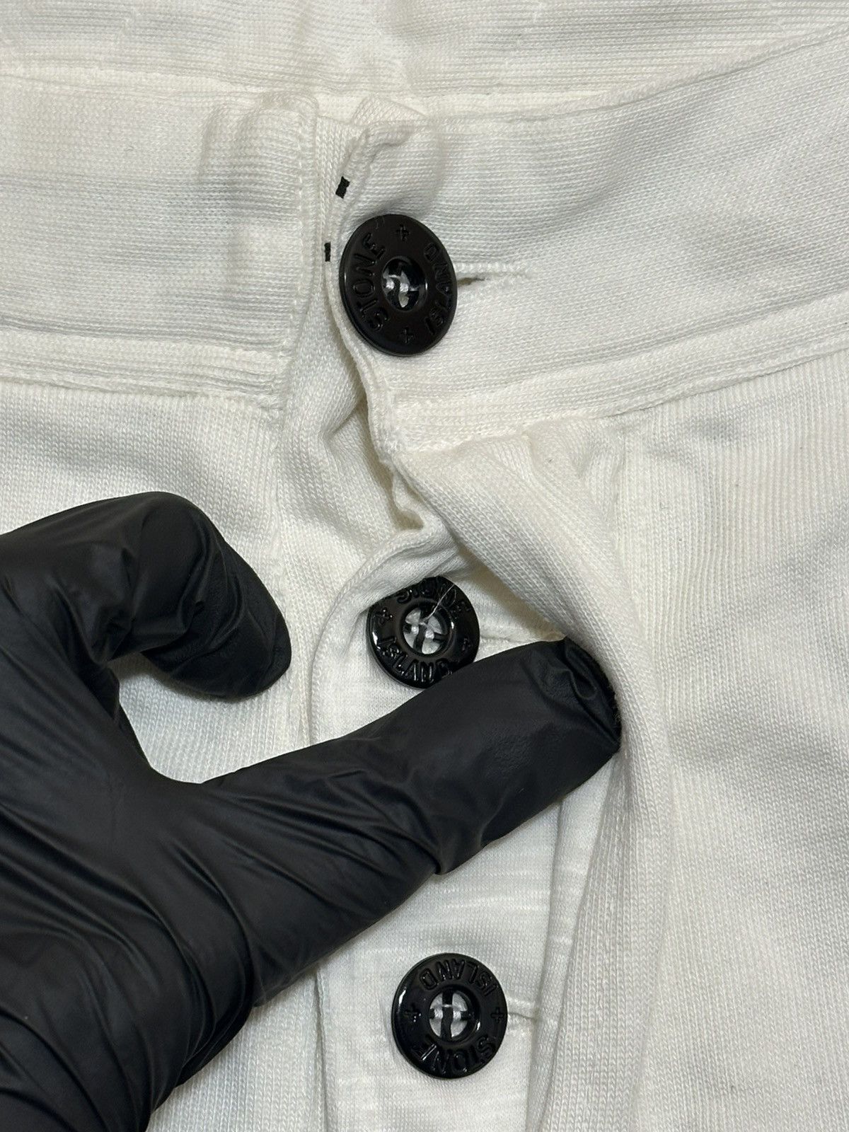 Stone Island Stone Island shorts featuring contrast black tape. Size US 36 / EU 52 - 6 Thumbnail