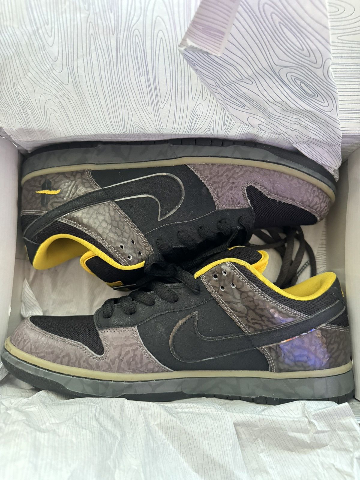 image of Nike Dunk Low Premium Sb ‘Yellow Curb’ Shoes in Black, Men's (Size 12)